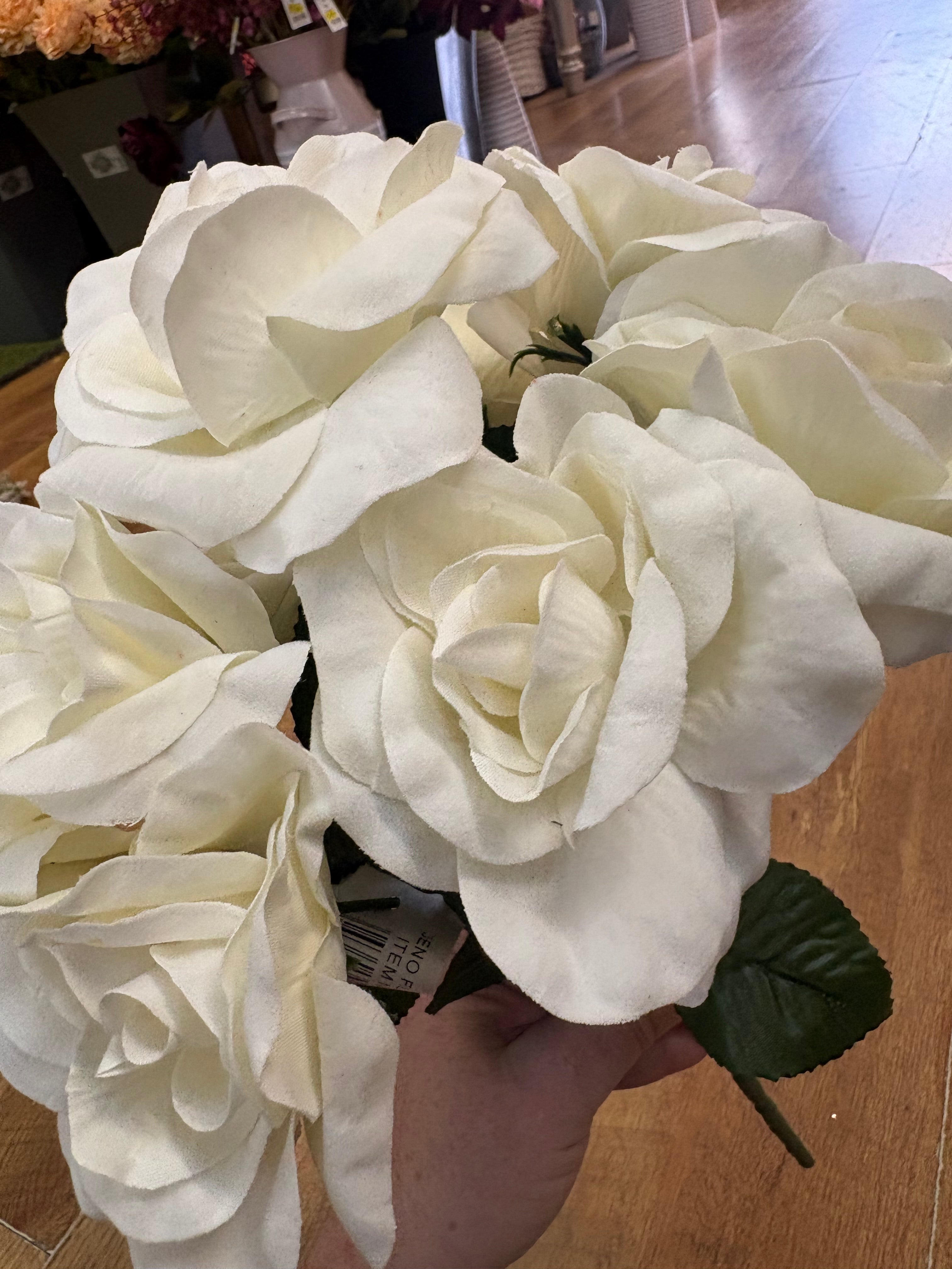 Ivory velvet rose bouquet