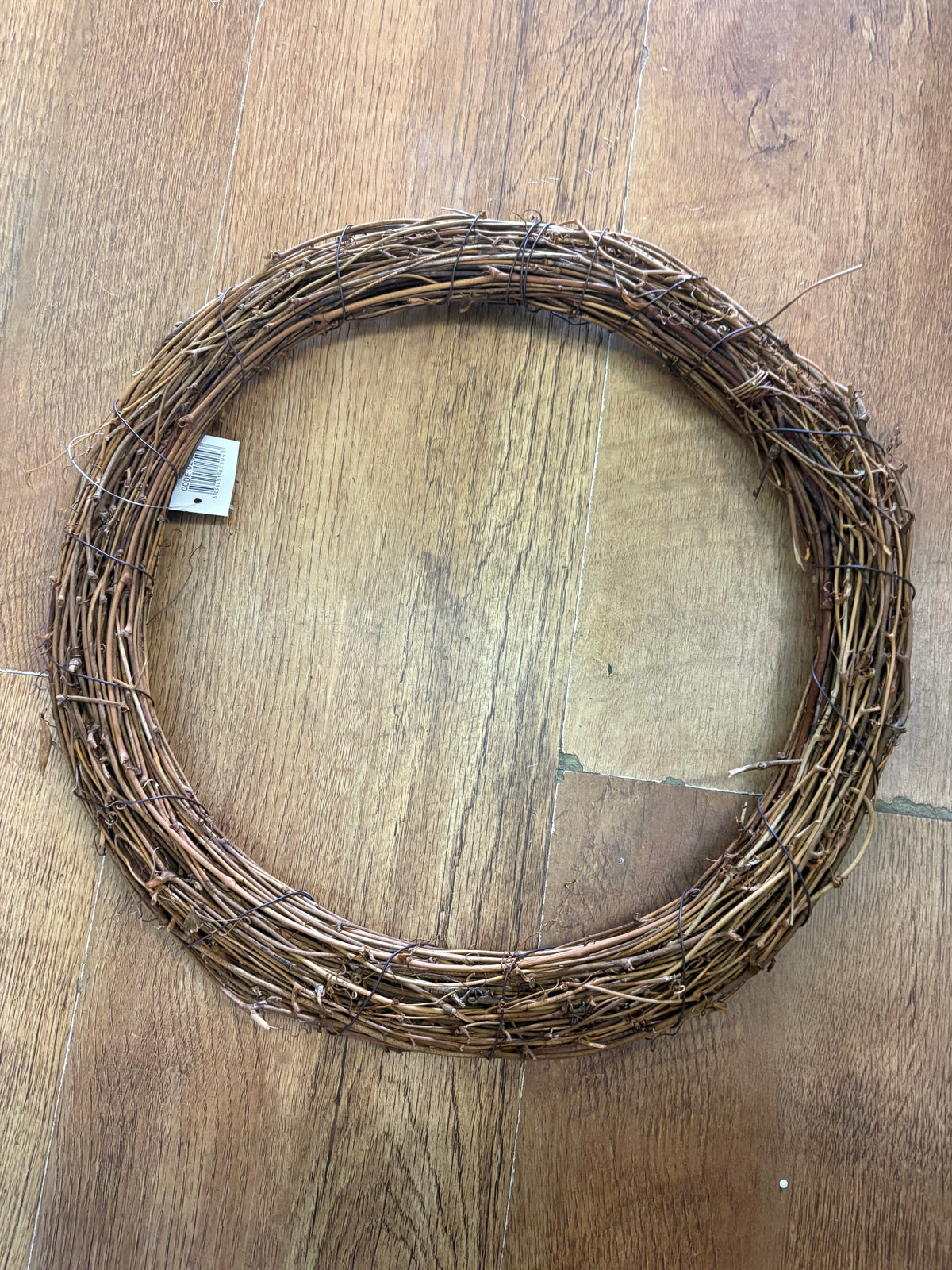 Approx 35cm grapevine wreath