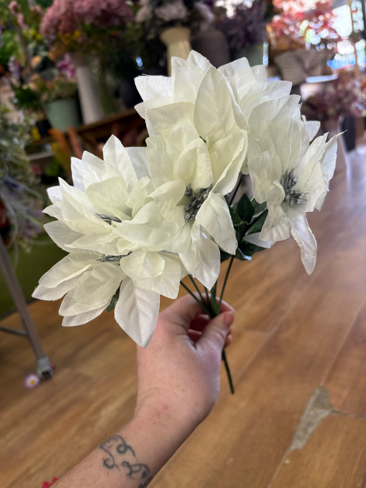 Poinsettia bunch - 3 colours available