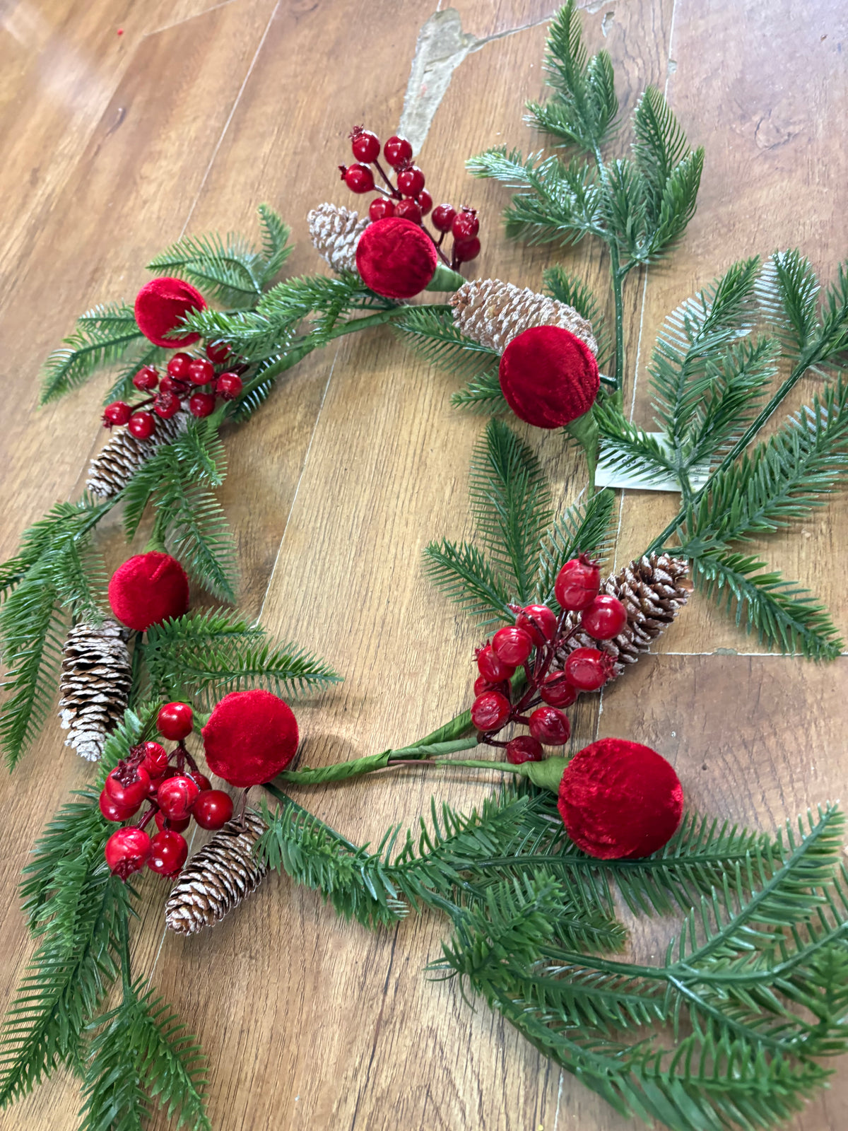 45cm velvet bauble and berry wreath
