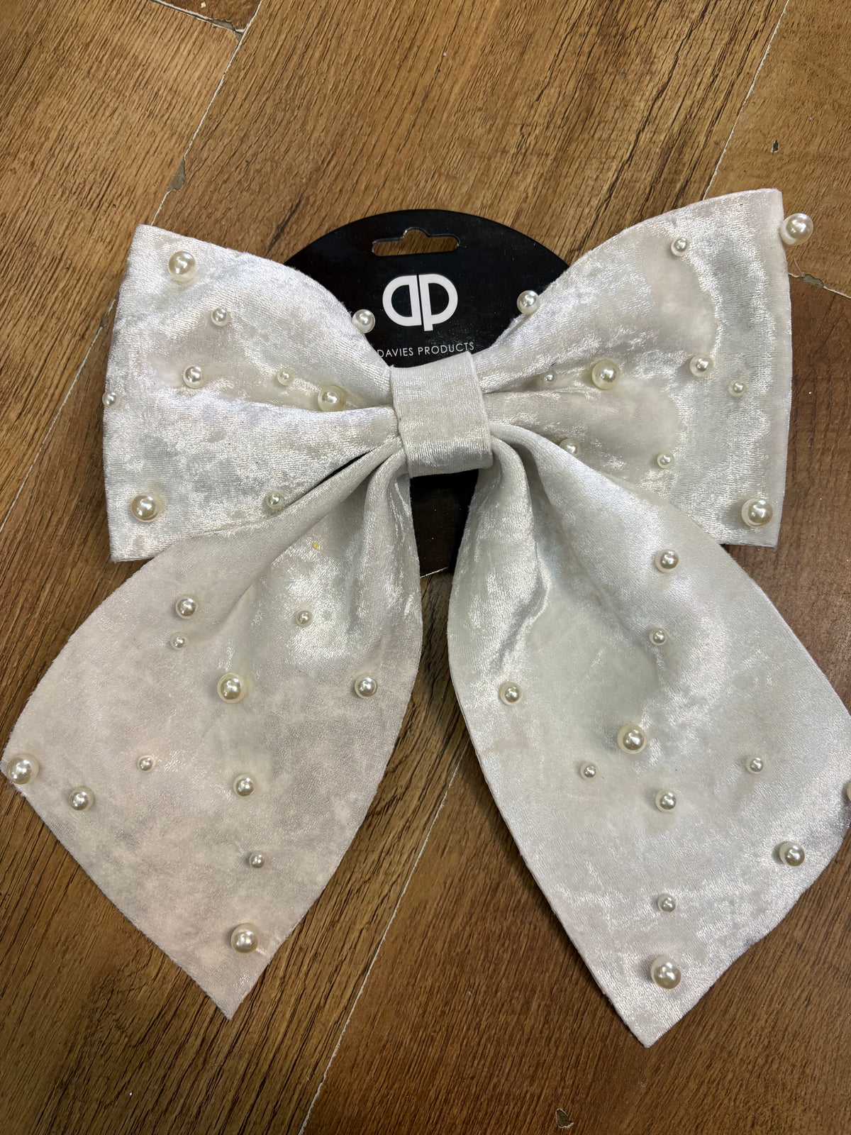 24x28cm ivory velvet and pearl Christmas bow