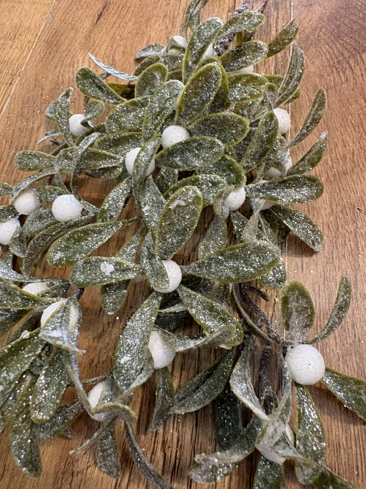 27cm frosted mistletoe swag
