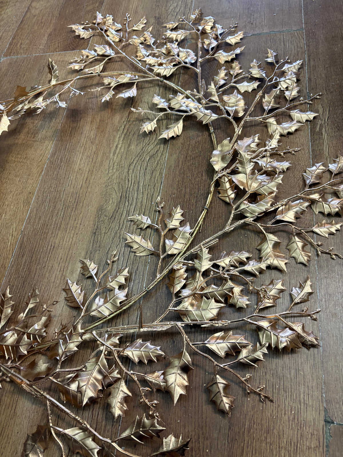 170cm trailing gold holly leaf garland