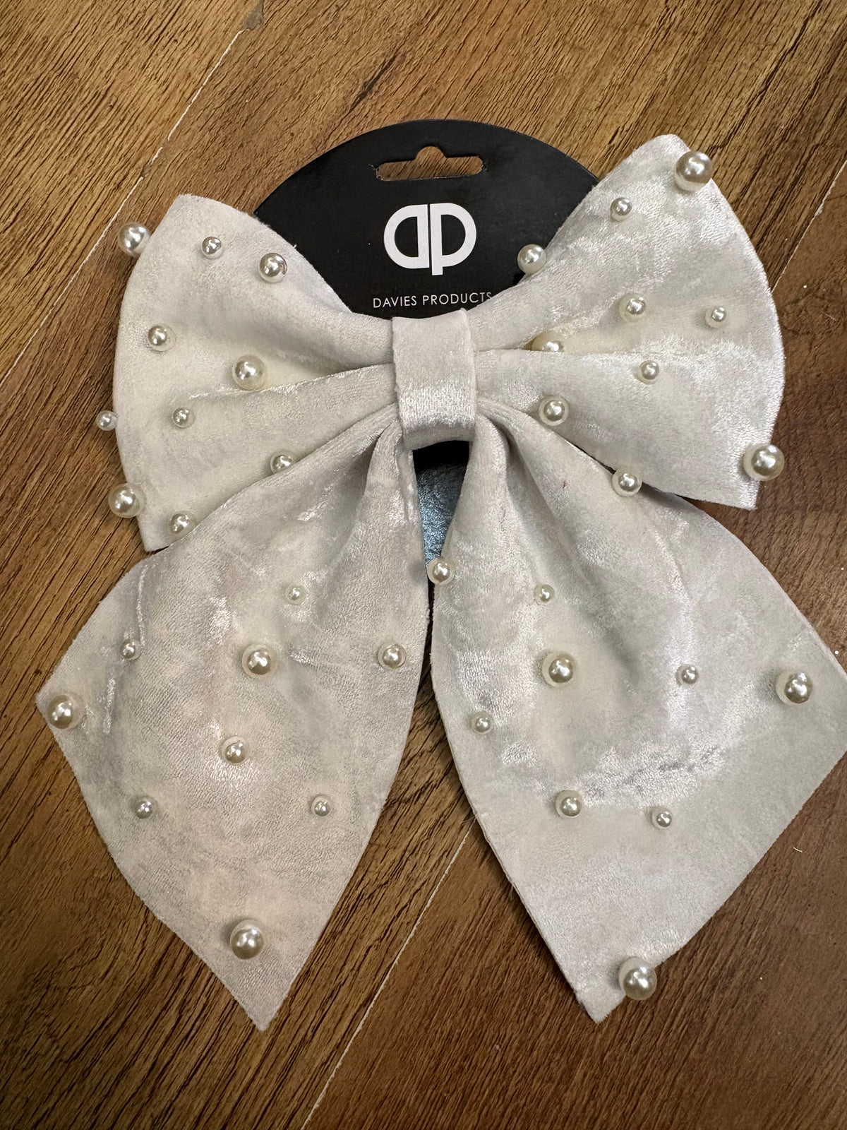 20x24cm ivory velvet and pearl Christmas bow