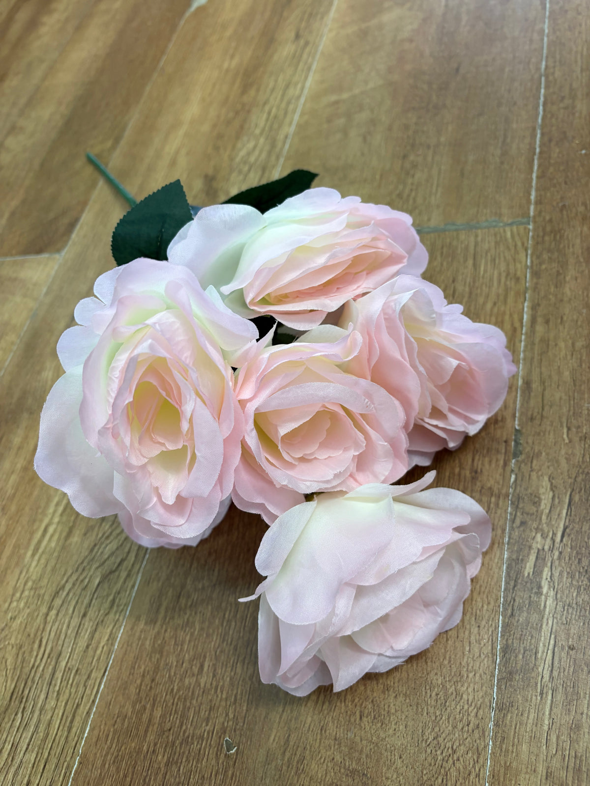 7 headed pale pink/ivory rose bouquet