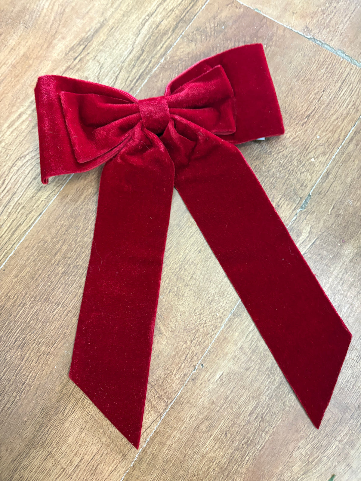 Red velvet clip on bow 23x32cm