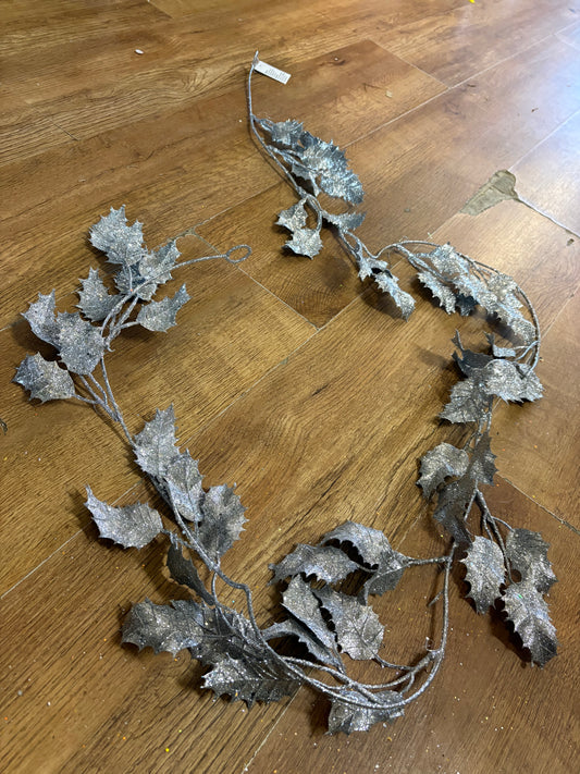 180cm glittered silver holly leaf garland