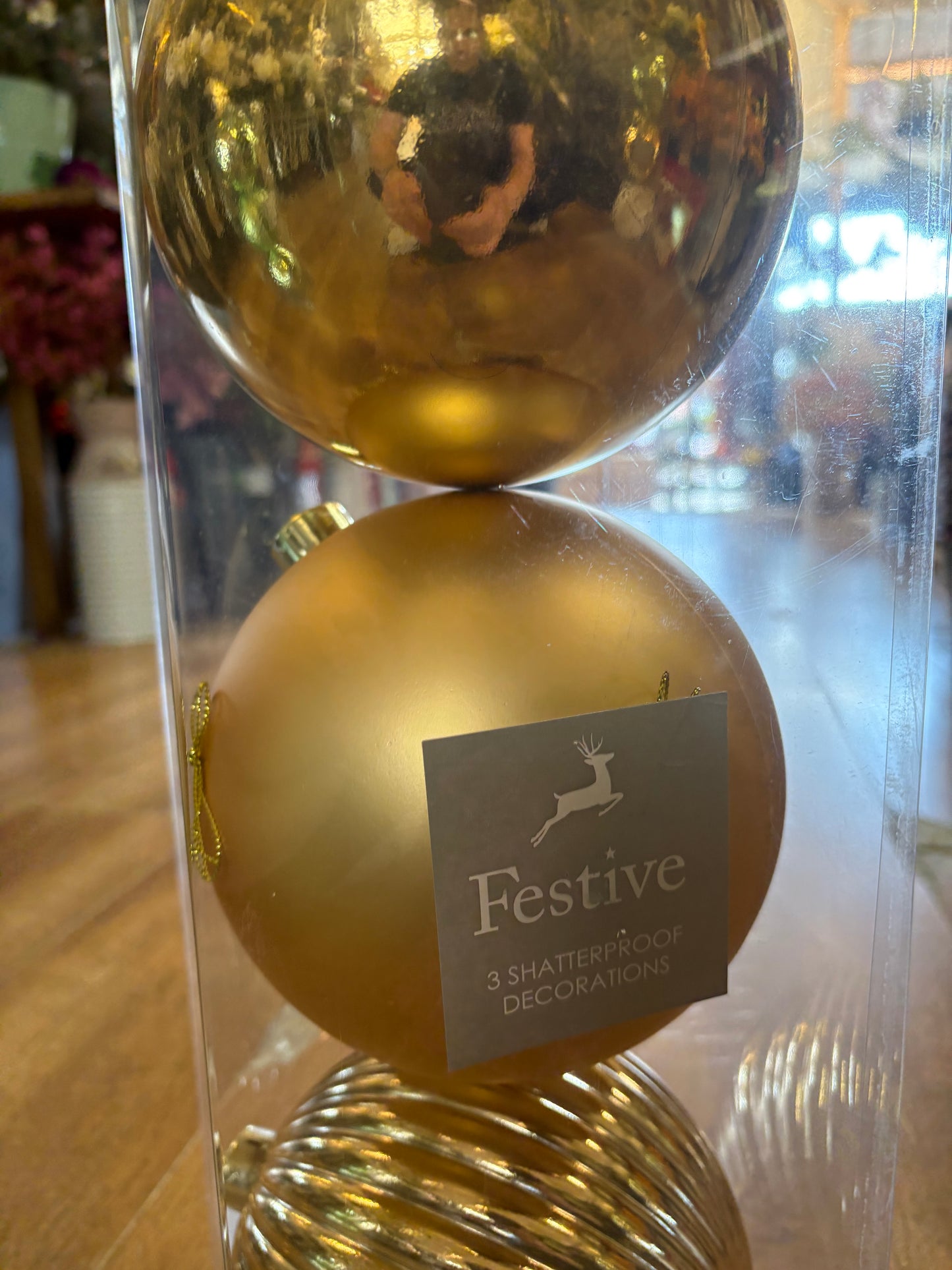 Pack of 3 large 15cm gold baubles