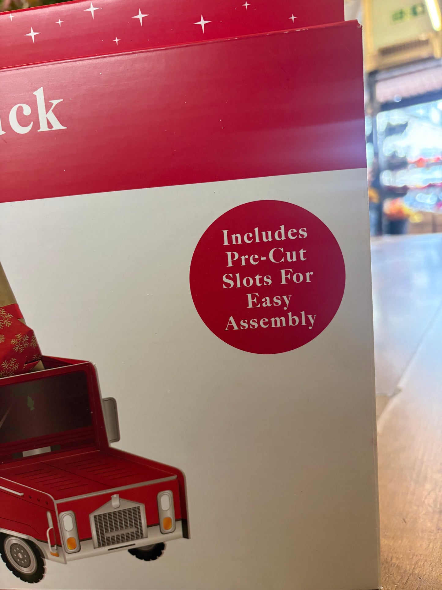 Build your own Christmas gift truck (W26cm, L82cm & H26cm)