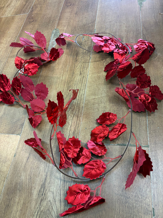 190cm metallic red holly garland