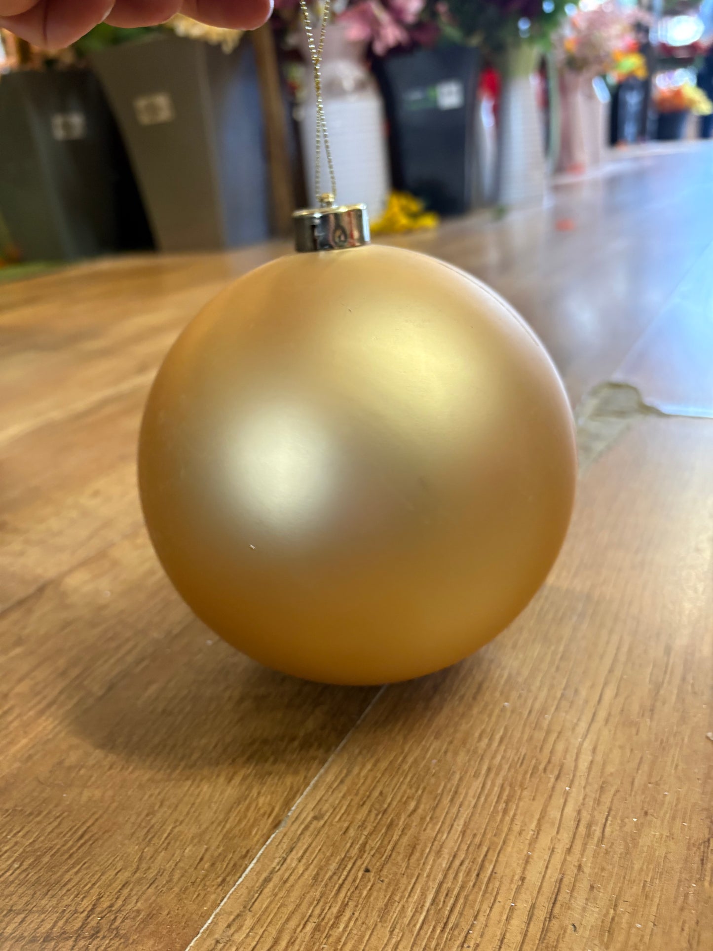Large 15cm gold bauble