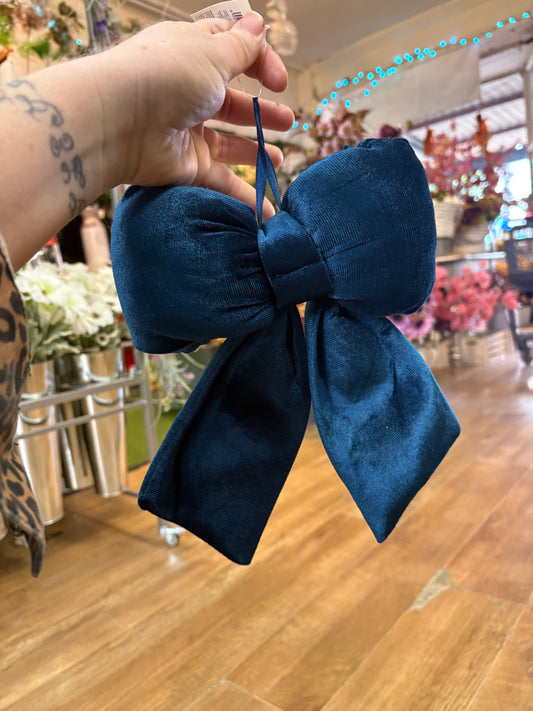 Small dark blue velvet Christmas bow