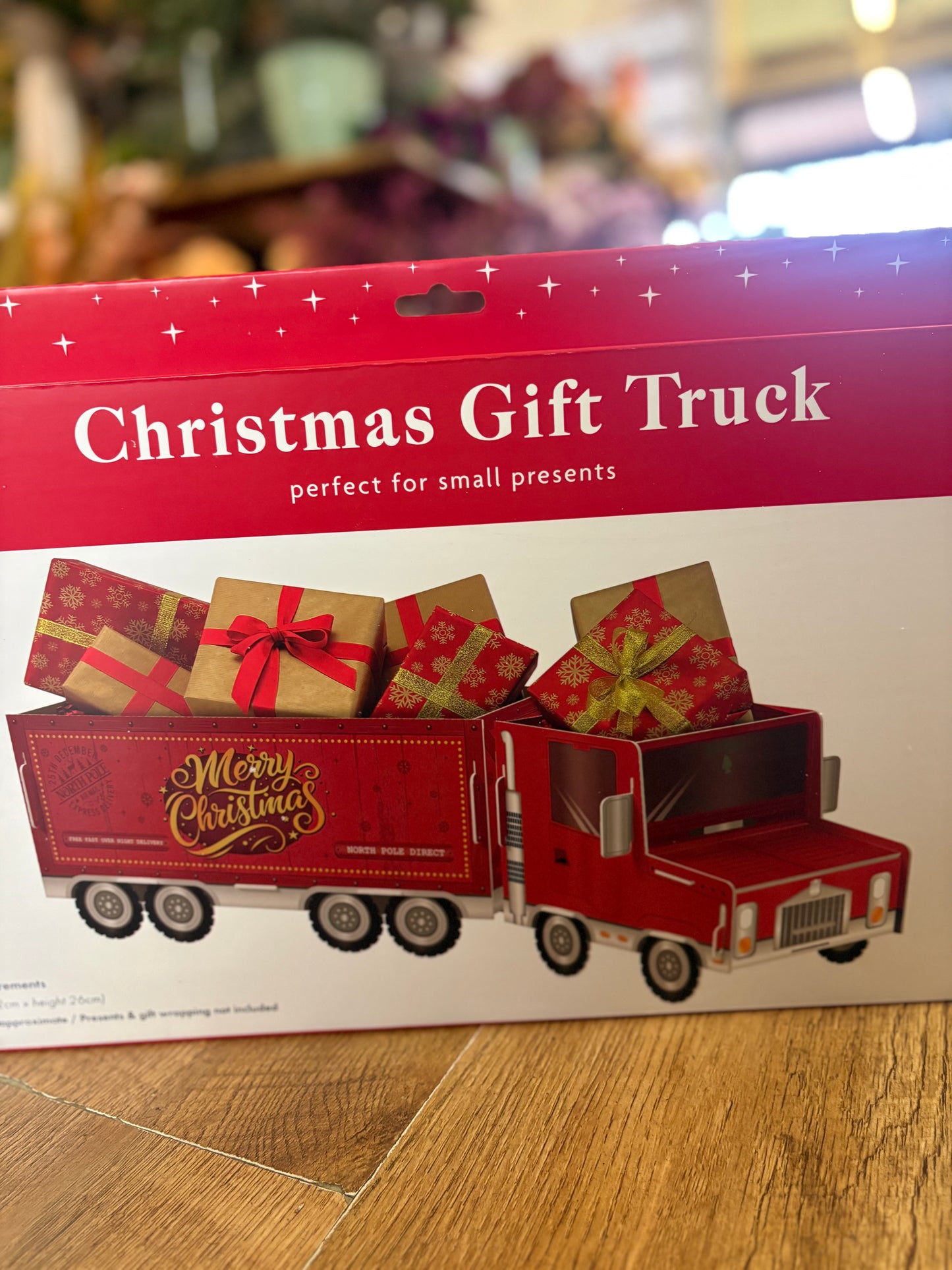 Build your own Christmas gift truck (W26cm, L82cm & H26cm)