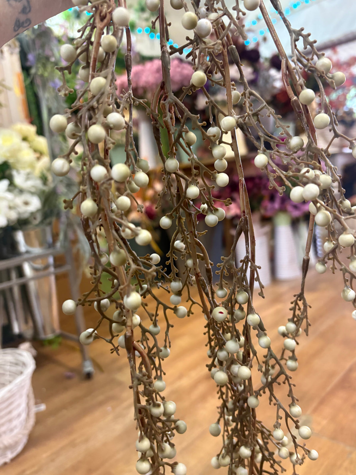 100cm trailing cream mini bud berry