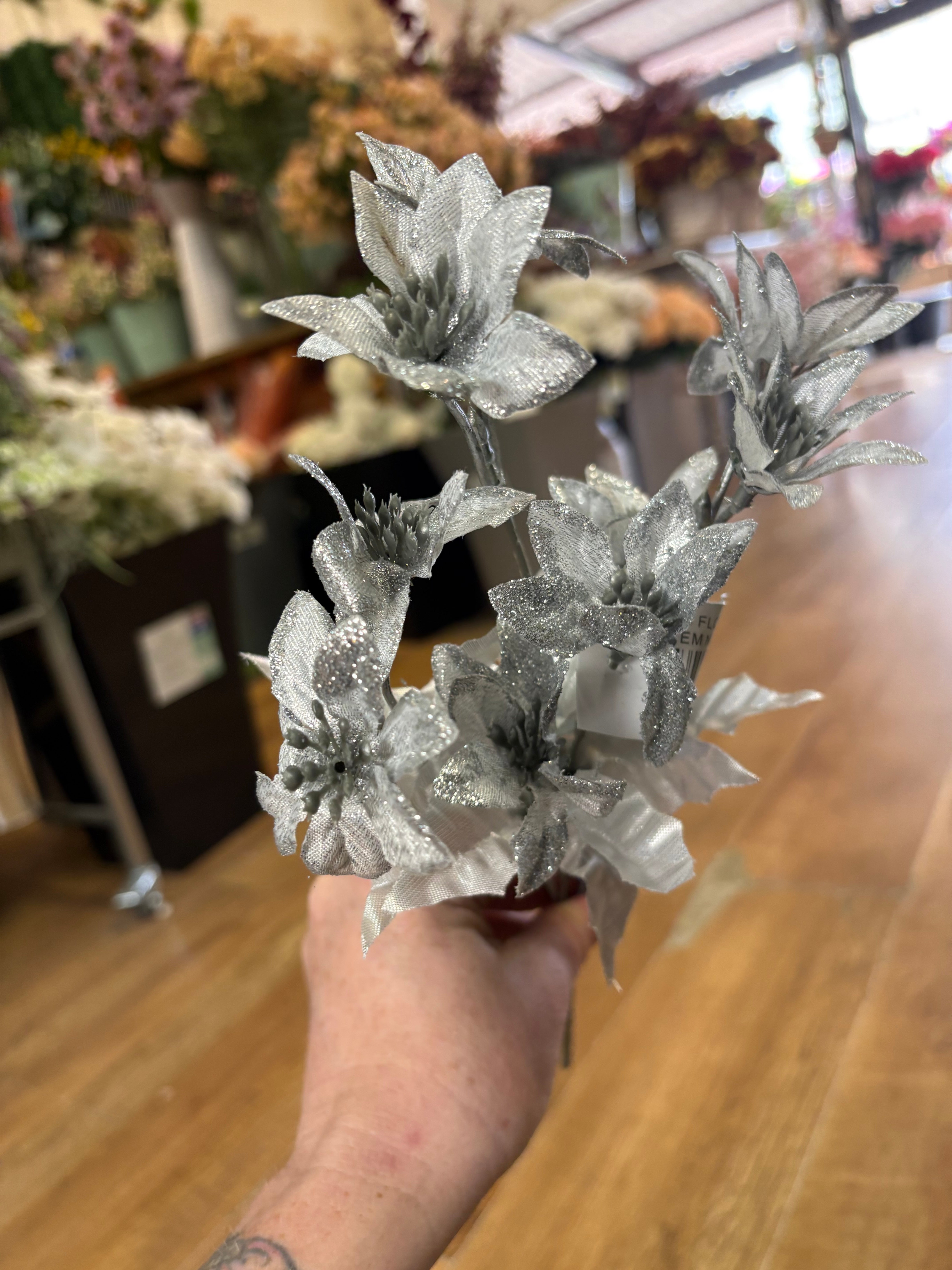 Glittered metallic miniature poinsettia bunch - 2 colours available
