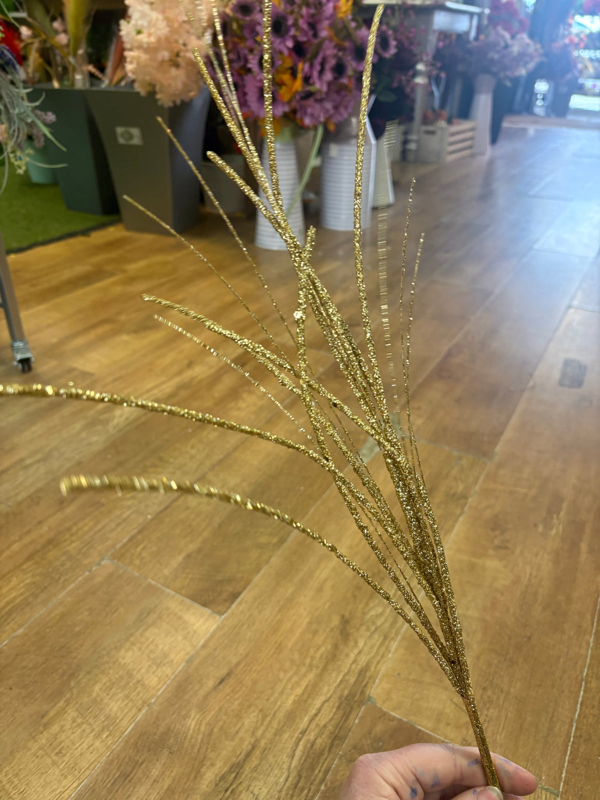 Long stem gold glitter filler