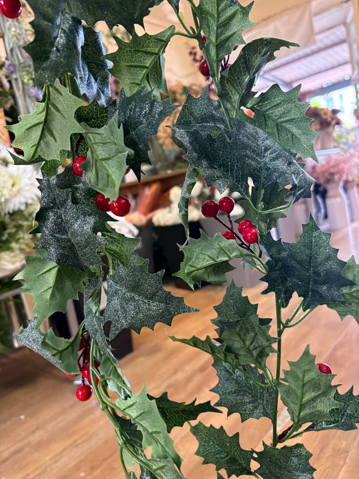 170cm glittered shimmery holly garland
