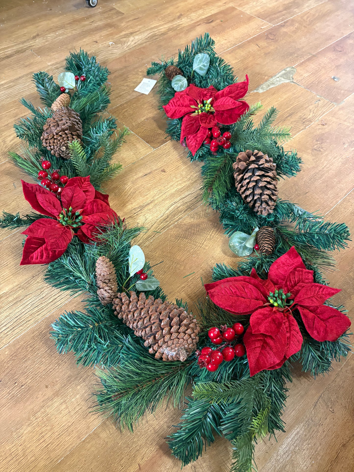 180cm poinsettia and red berry garland