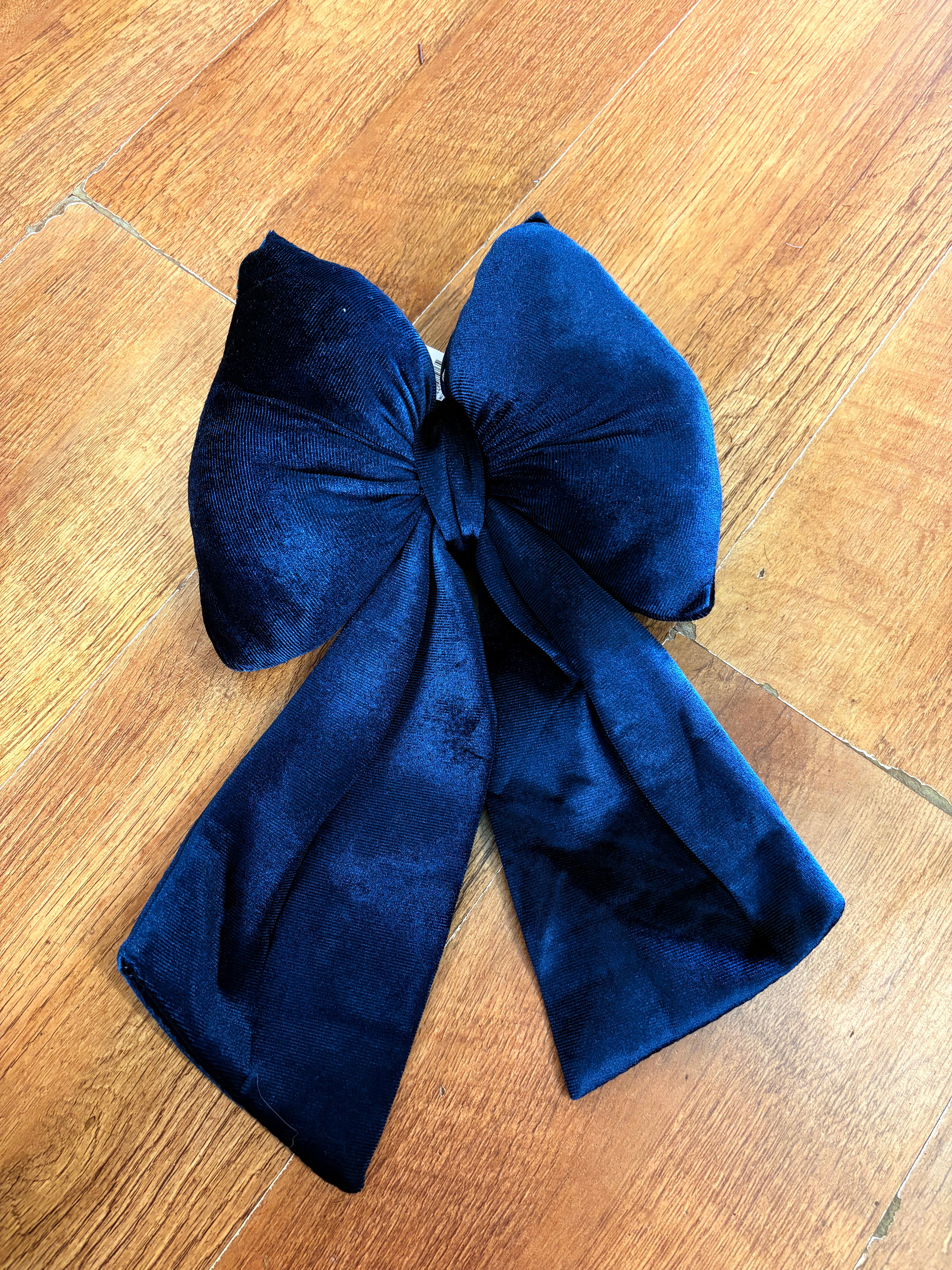Small dark blue velvet Christmas bow