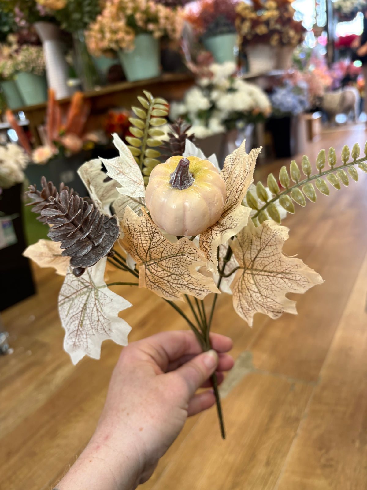 Pumpkin, cone and foliage bunch - 4 colours available