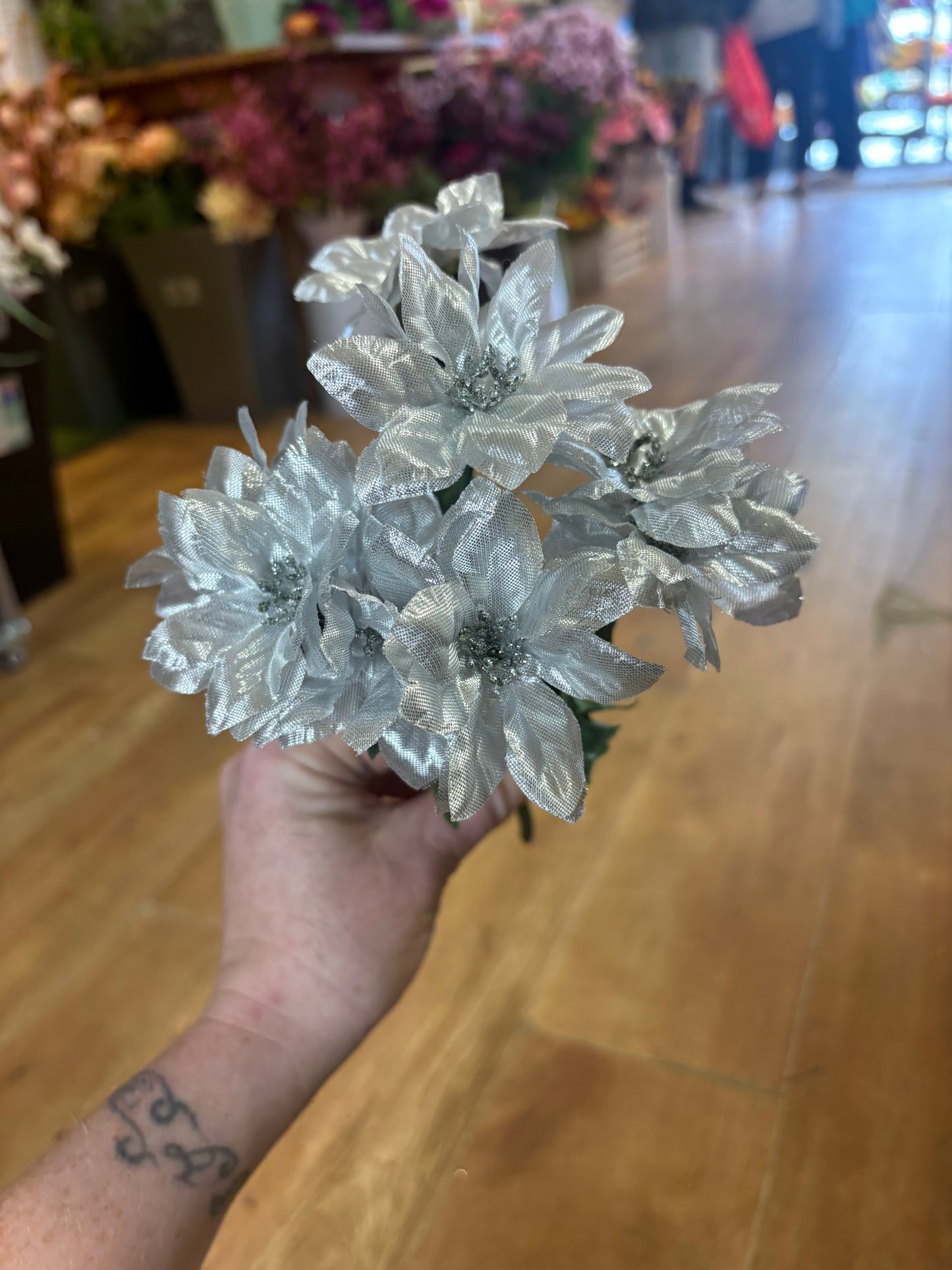 Mini poinsettia bunch - 4 colours available