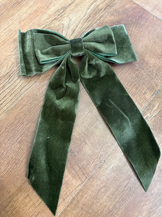 Green velvet clip on bow 23x32cm