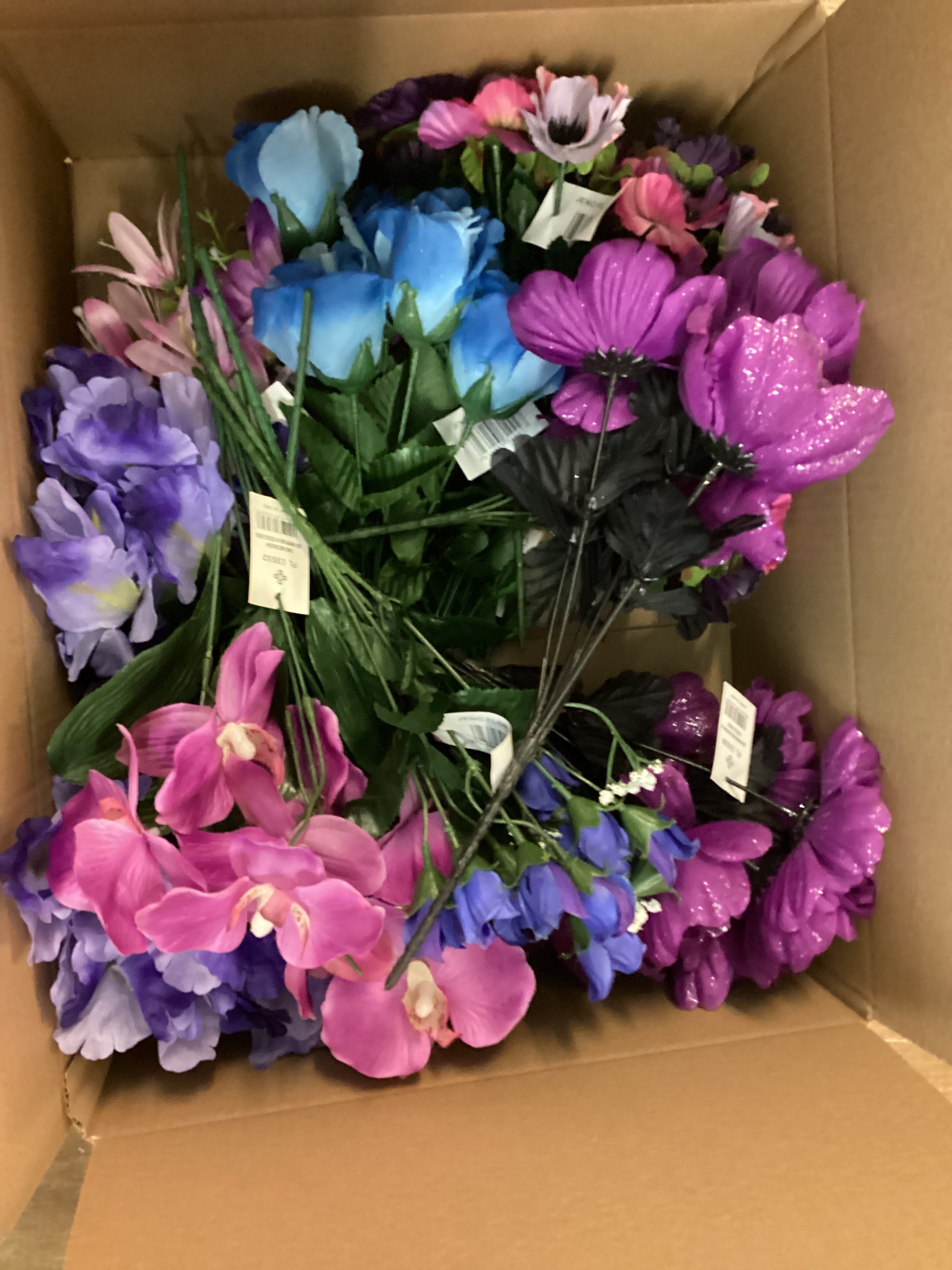 Box 1 - 20 bunches of flowers/foliage