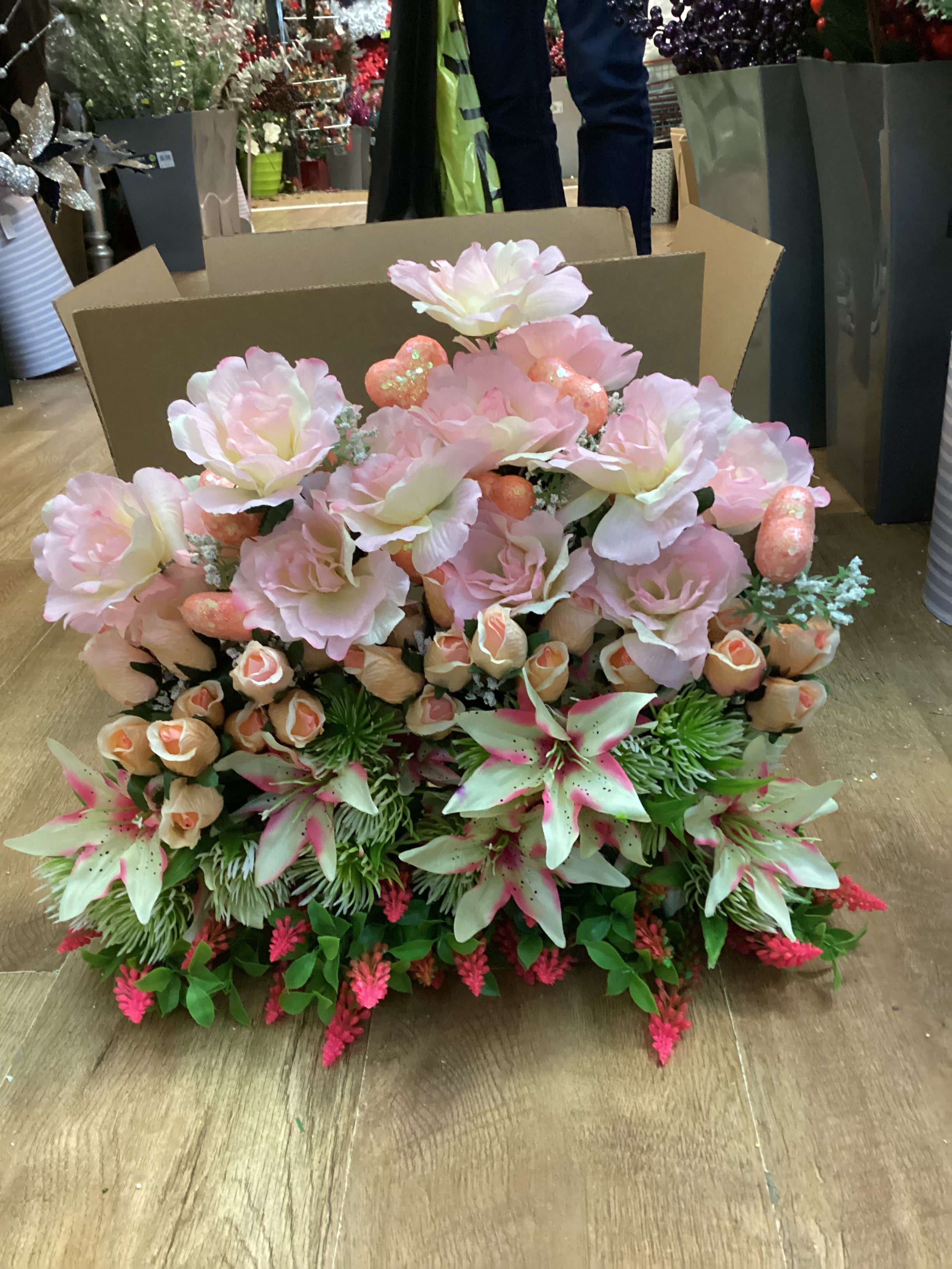 Box 7 - 20 bunches of flowers/foliage