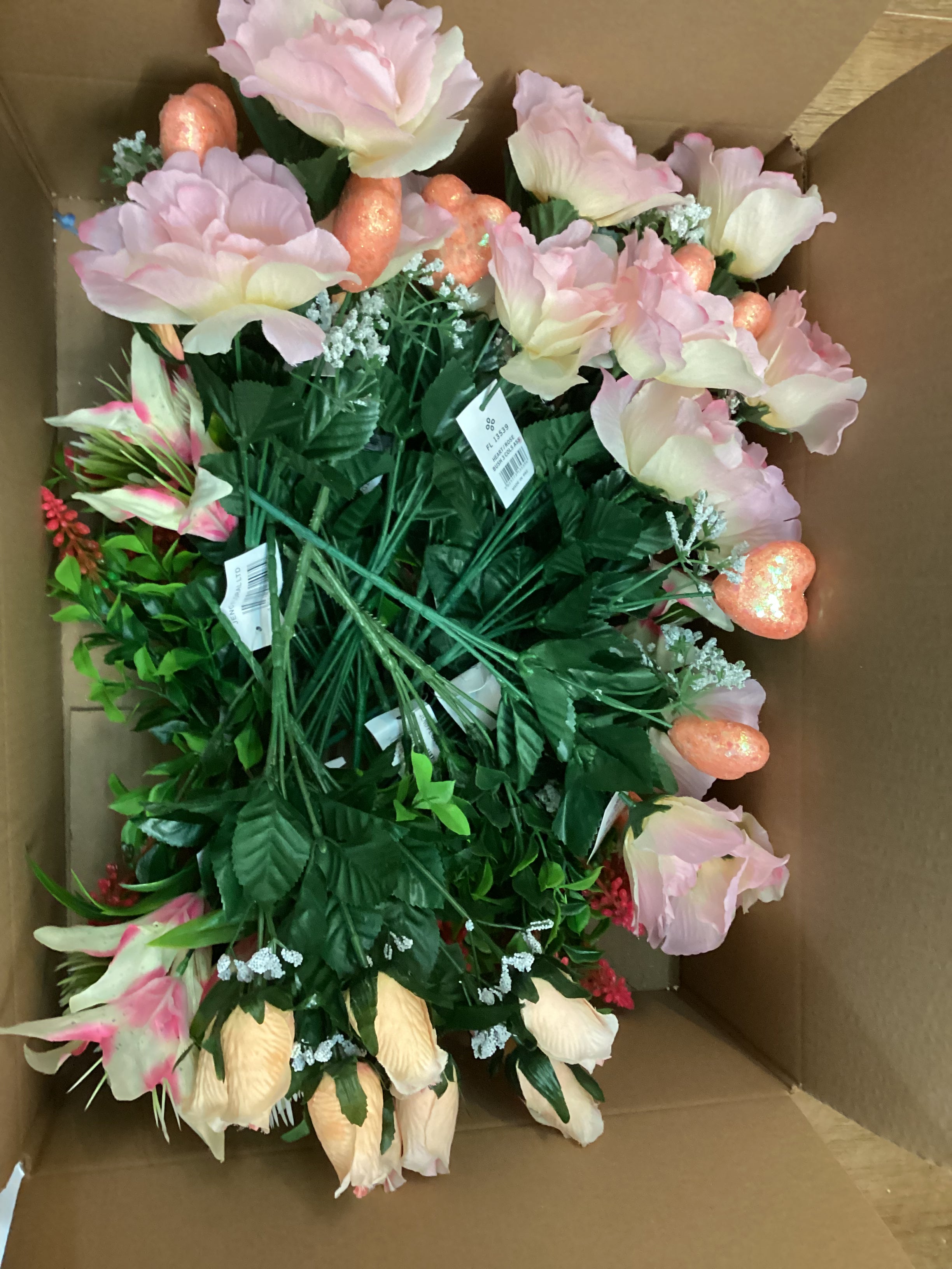 Box 7 - 20 bunches of flowers/foliage