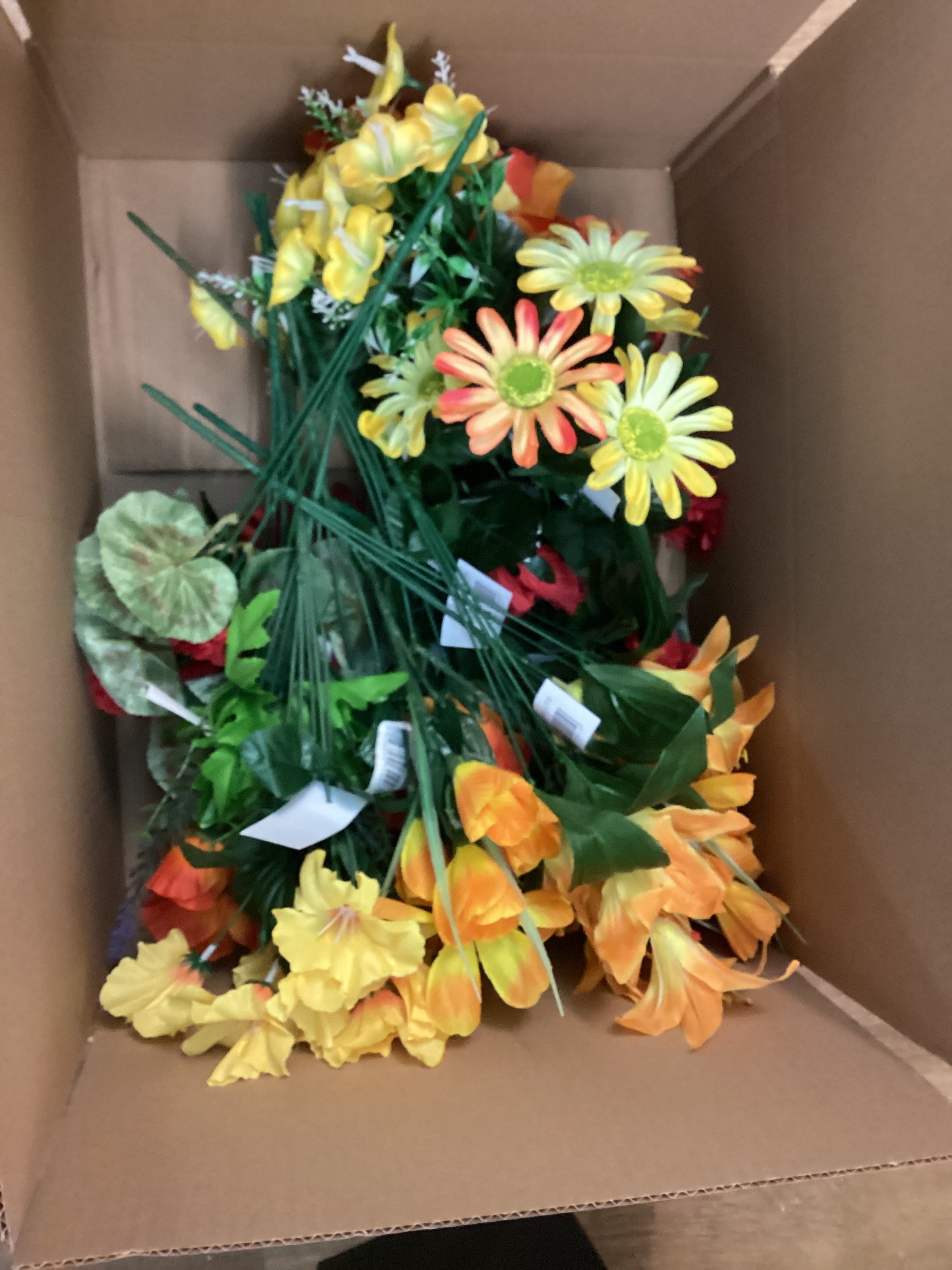 Box 4 - 20 bunches of flowers/foliage