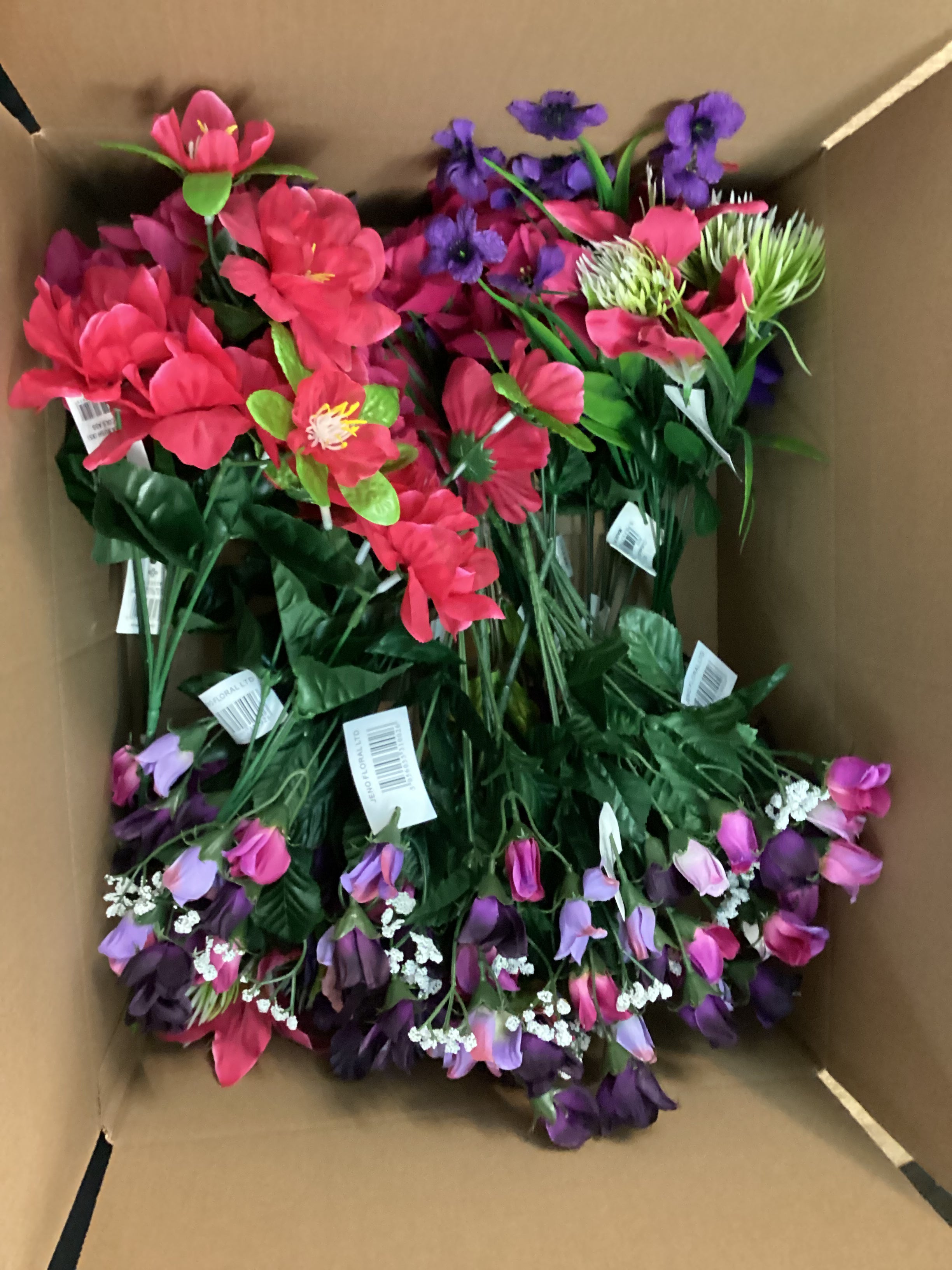 Box 10 - 20 bunches of flowers/foliage