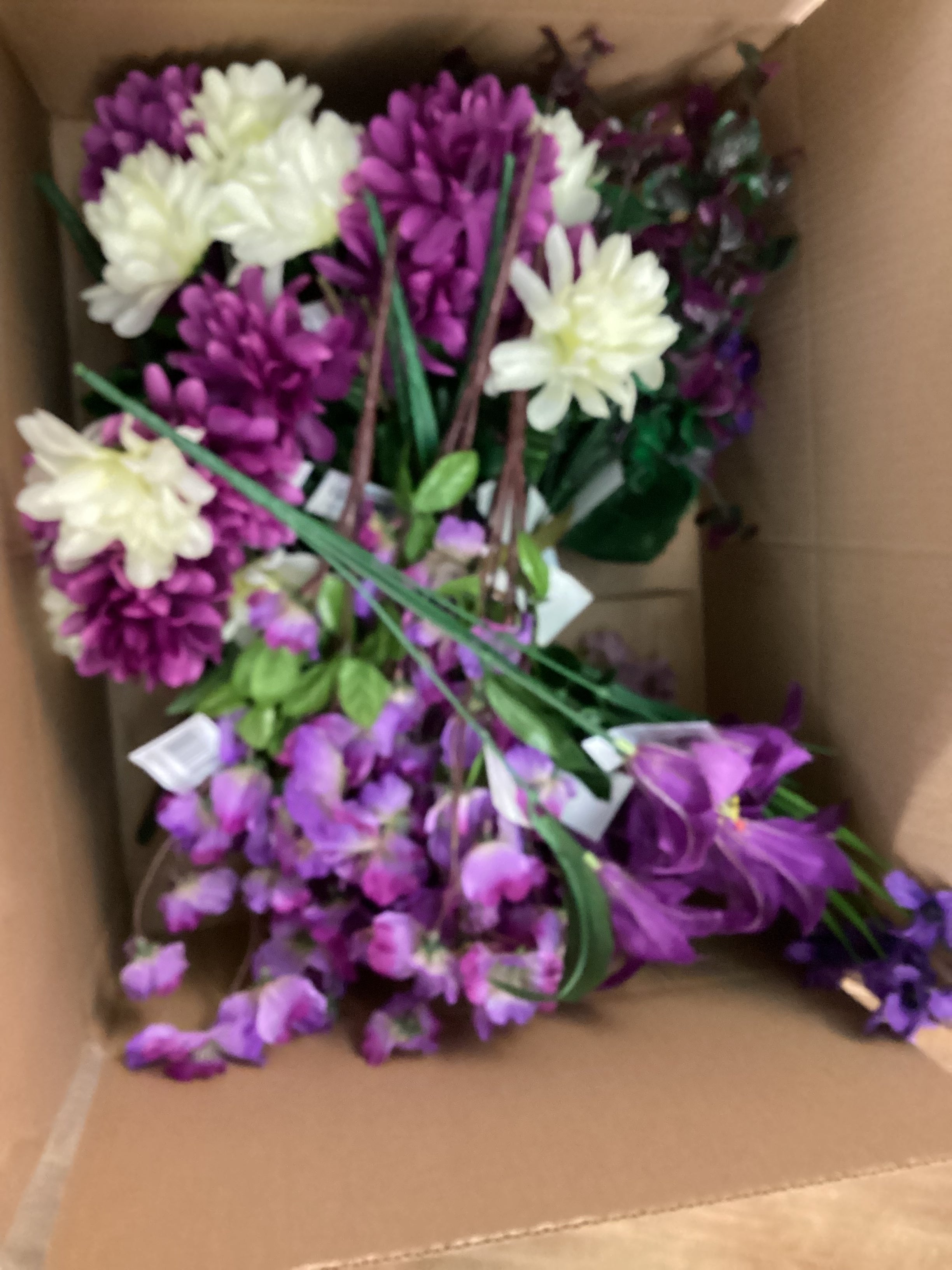 Box 13 - 20 bunches of flowers/foliage