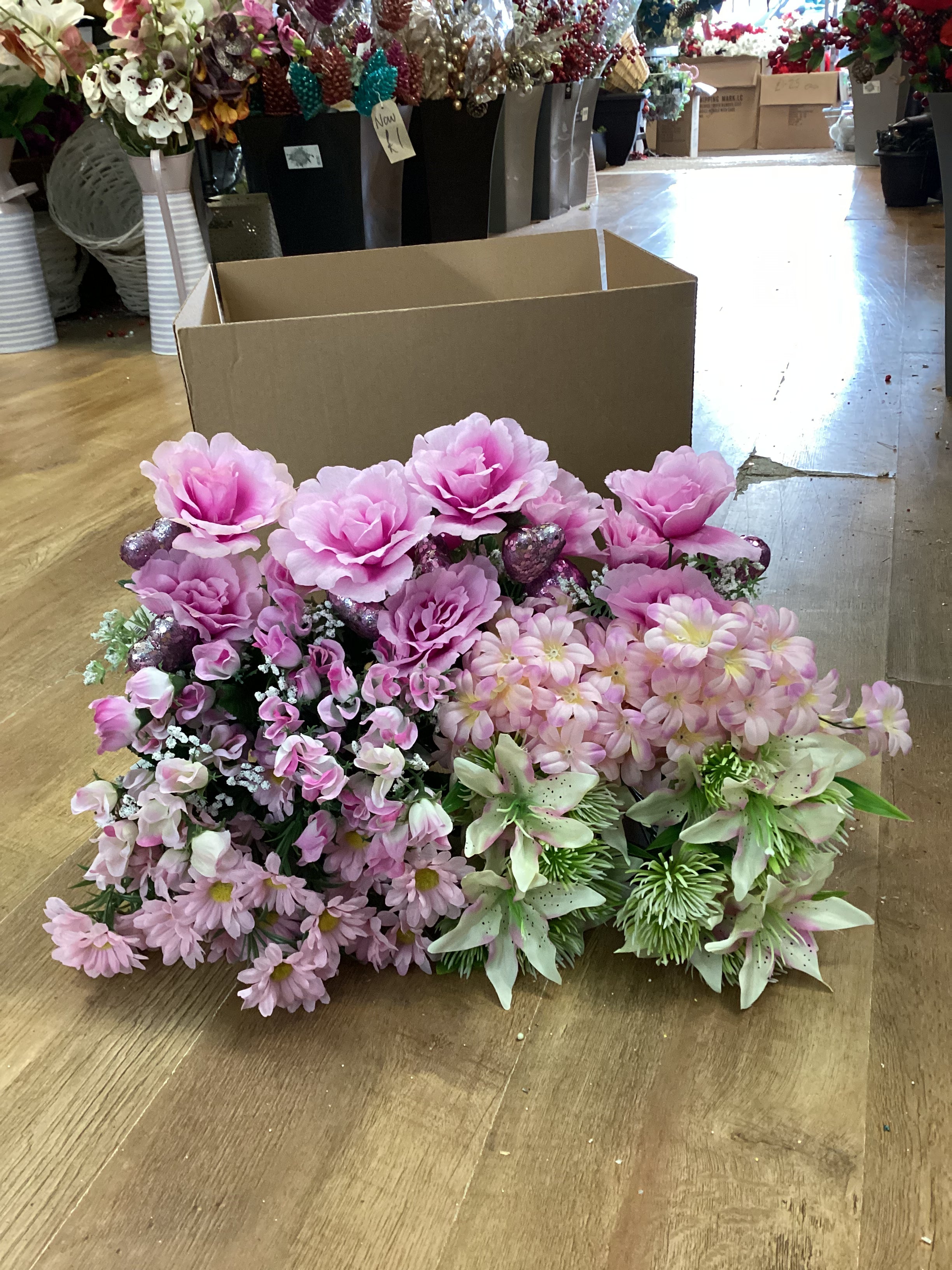 Box 14 - 20 bunches of flowers/foliage