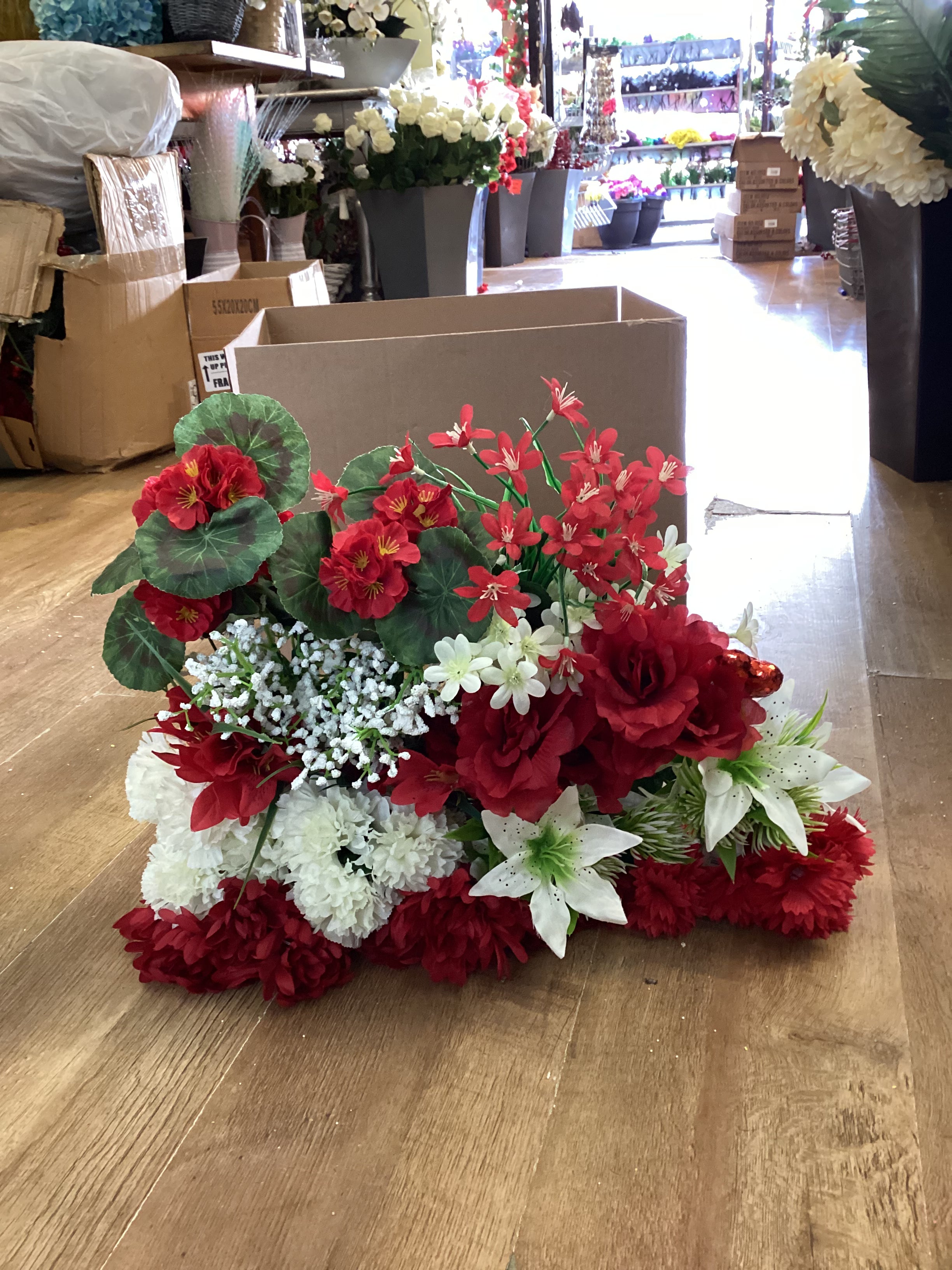 Box 14 - 20 bunches of flowers/foliage