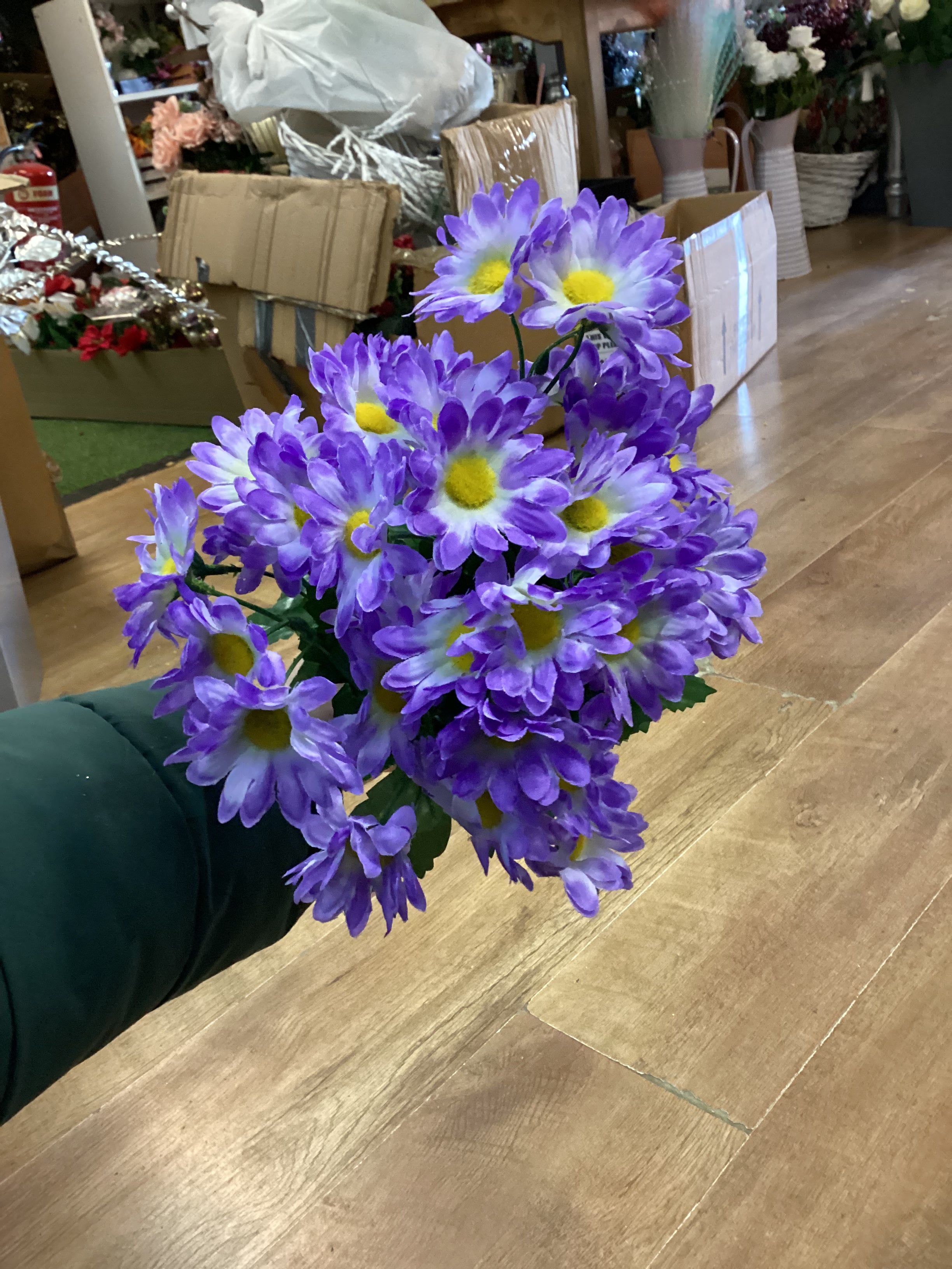 Large bunch lilac daisies