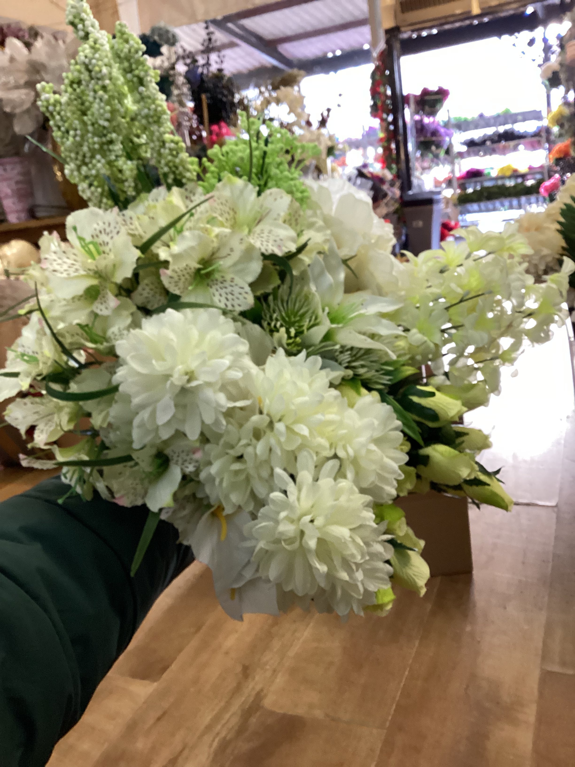 Box 15 - 20 bunches of flowers/foliage