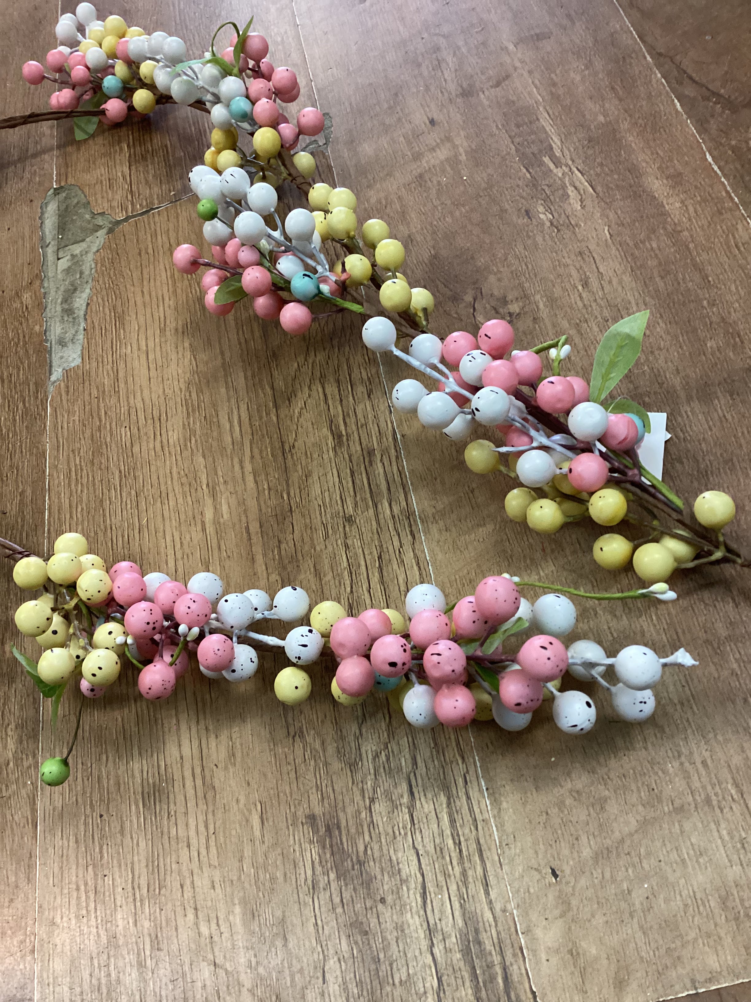Speckled mini eggs Easter garland