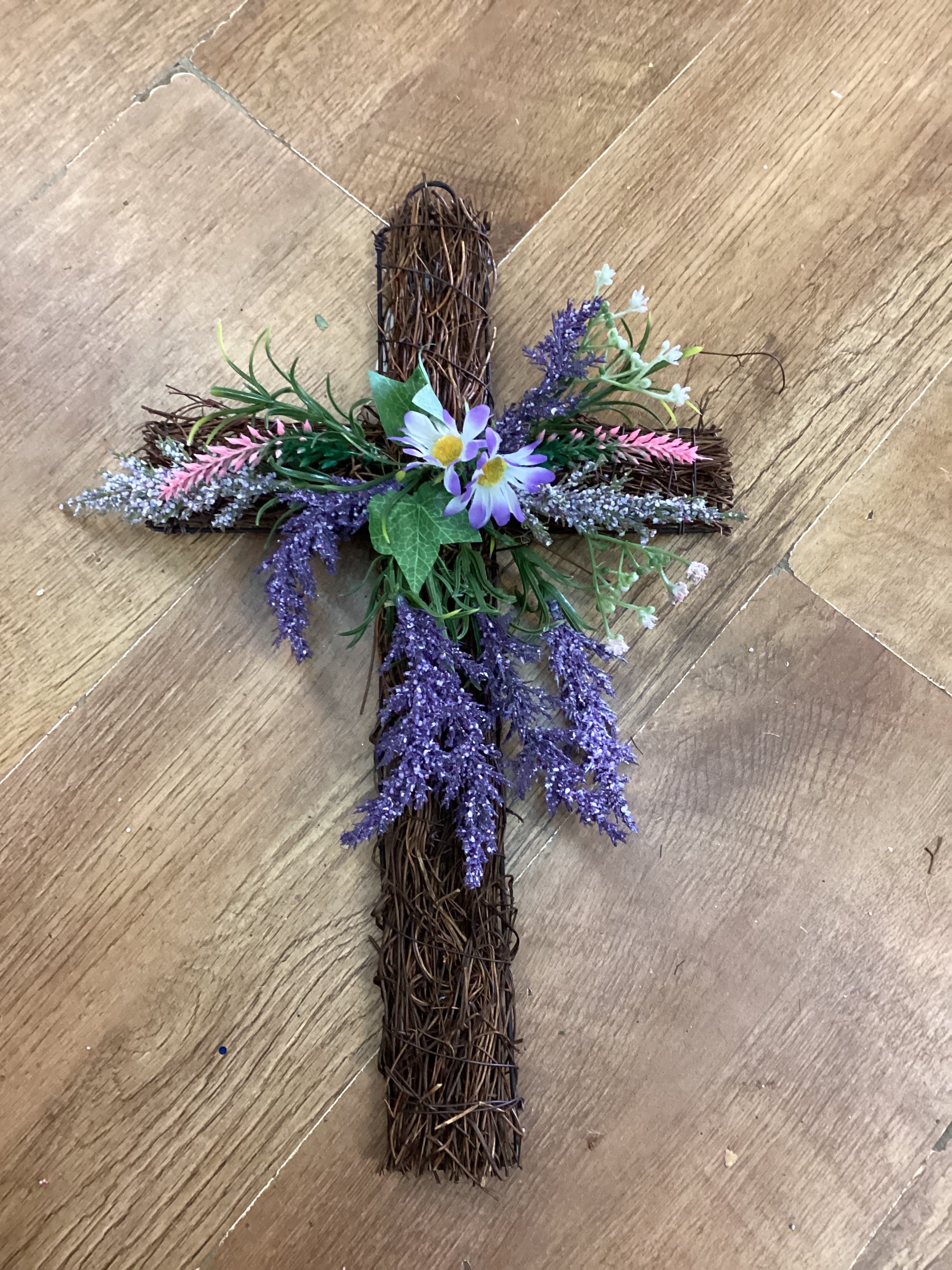 Grapevine cross with lavender and foliage
