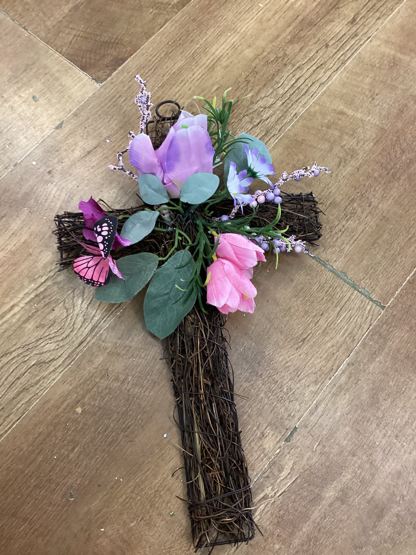 Grapevine cross with Tulips and butterfly
