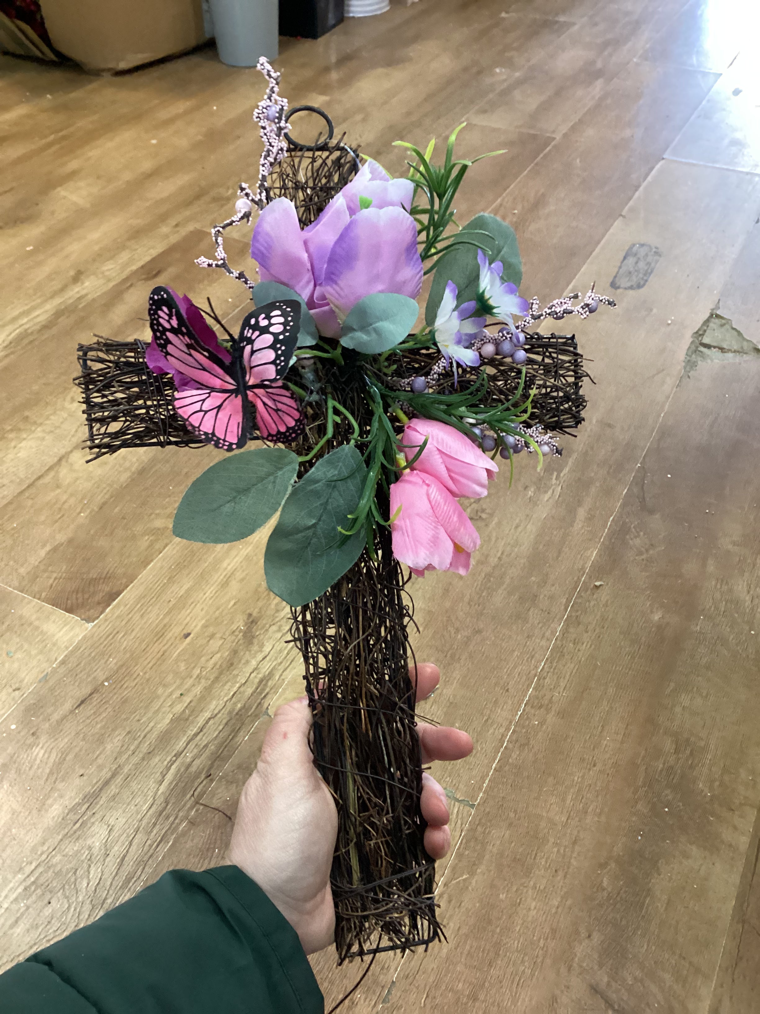 Grapevine cross with Tulips and butterfly
