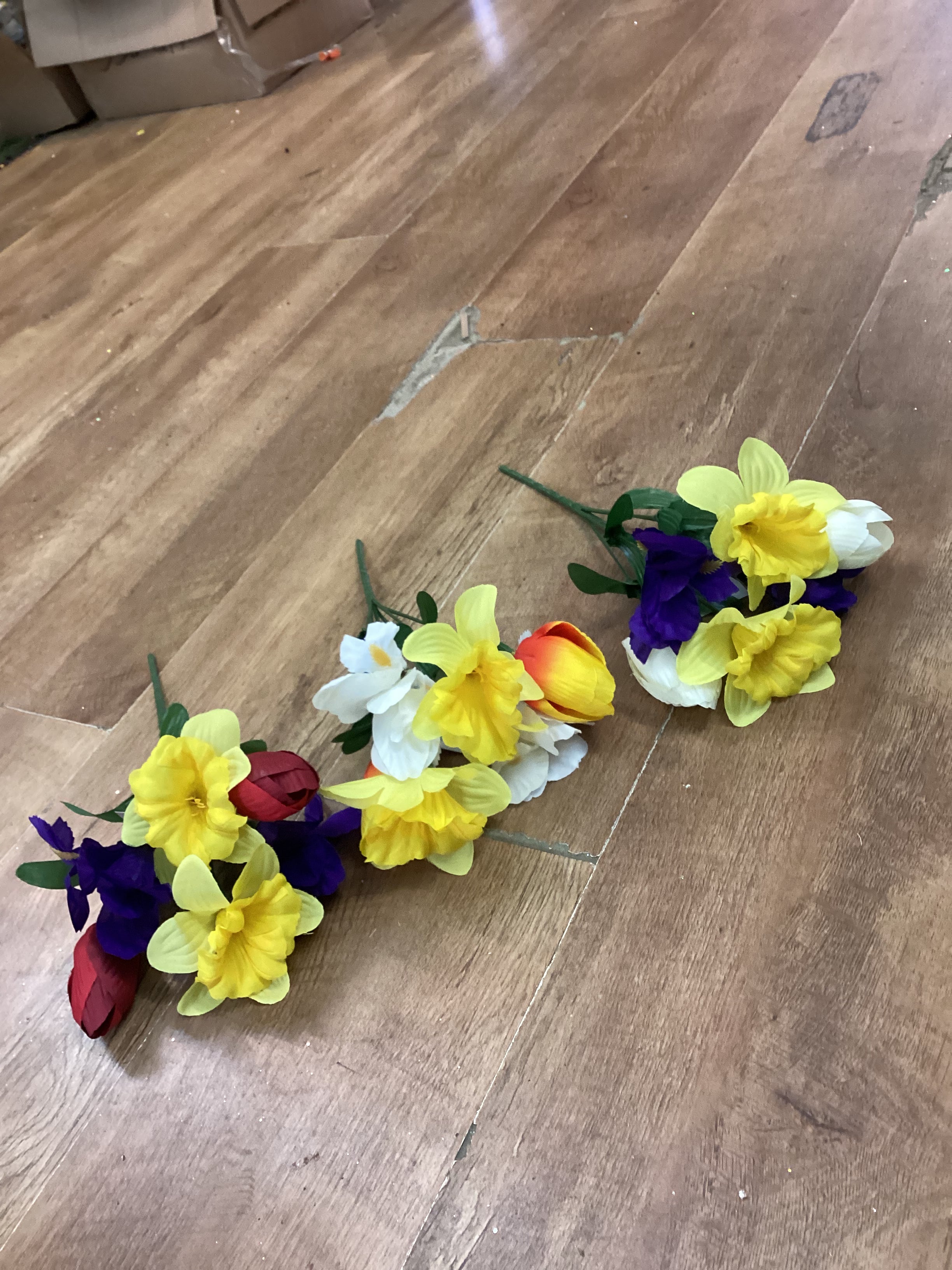Daffodil/iris/tulip - 3 colours available