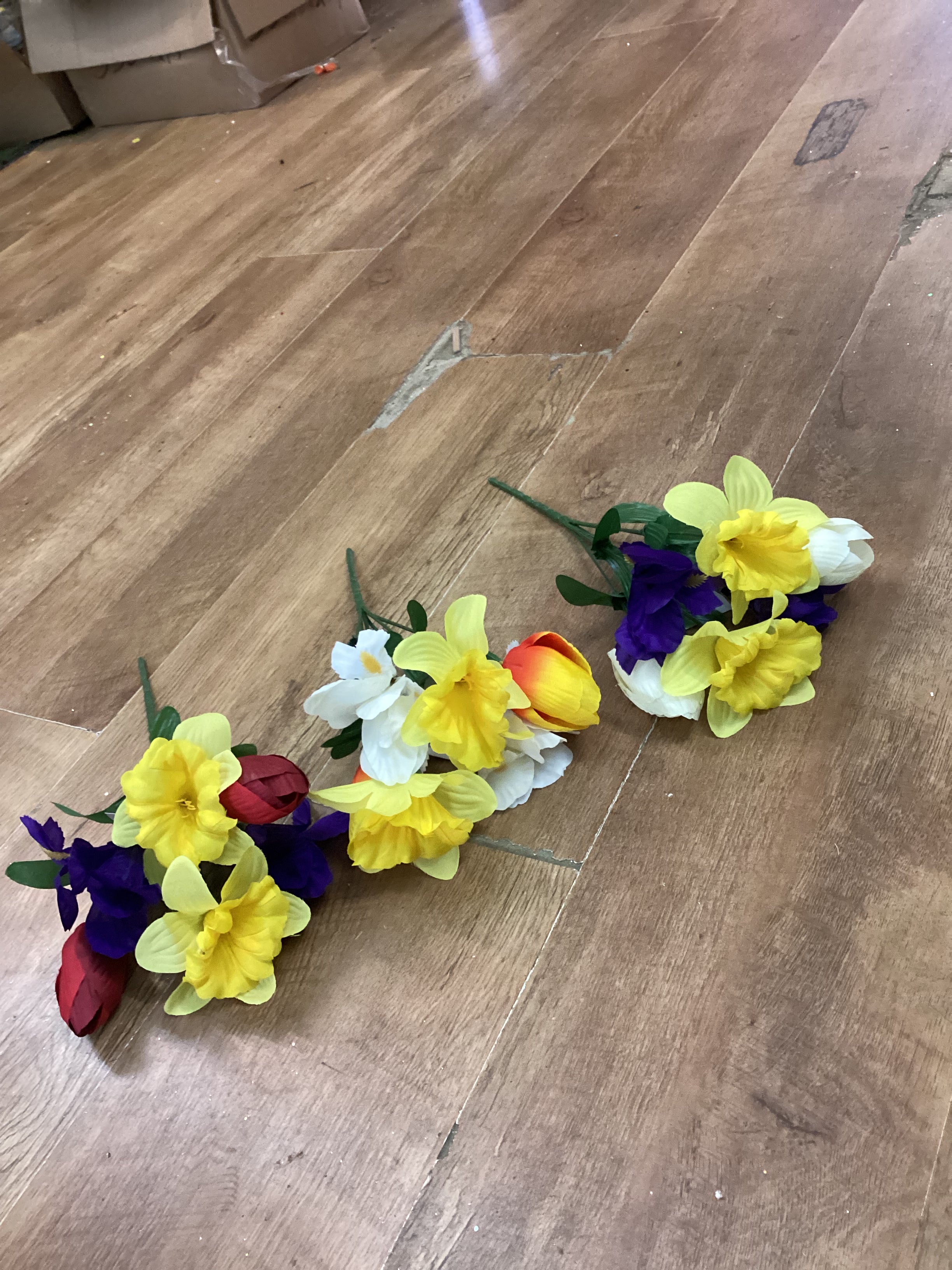Daffodil/iris/tulip - 3 colours available