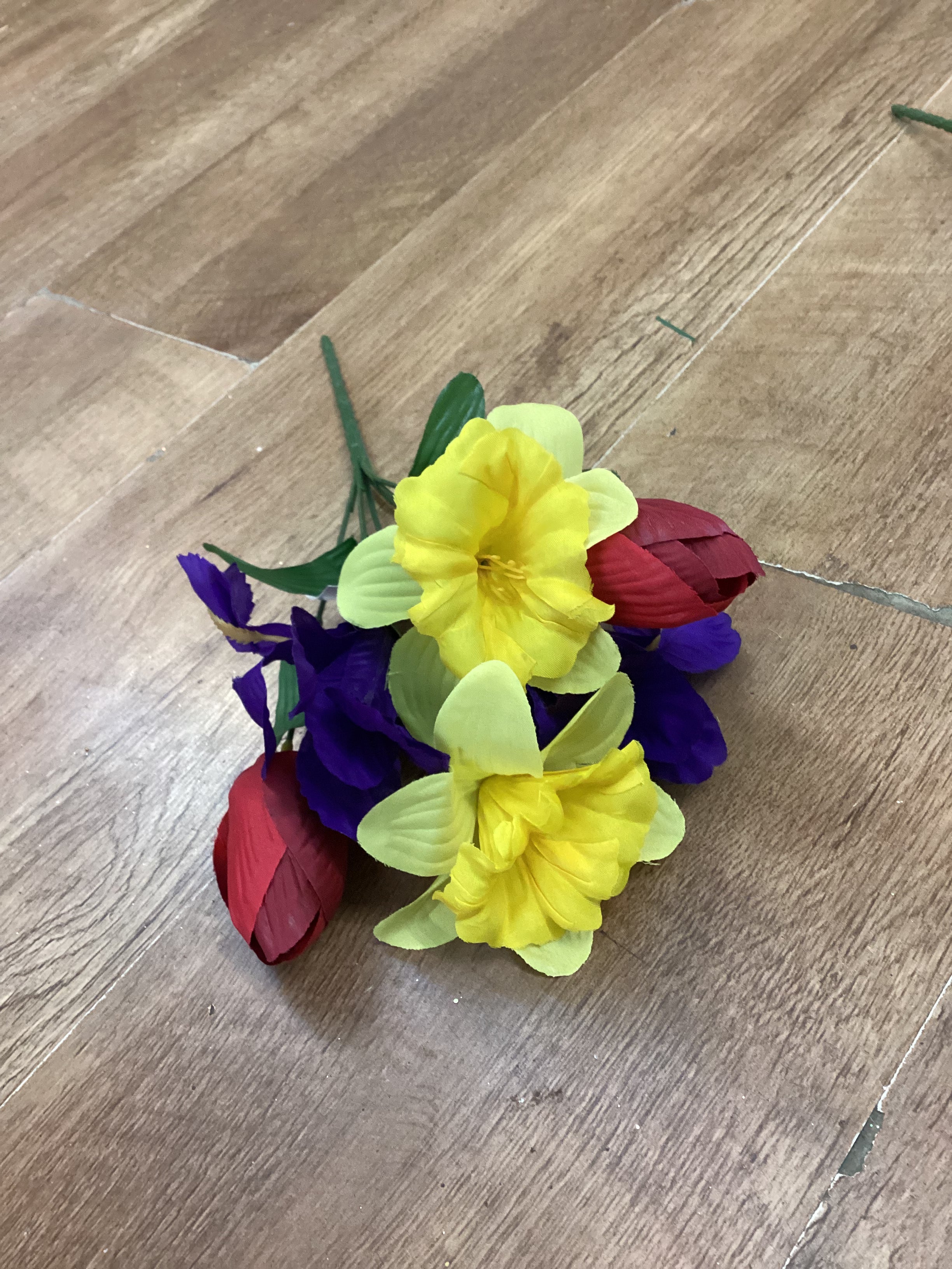 Daffodil/iris/tulip - 3 colours available