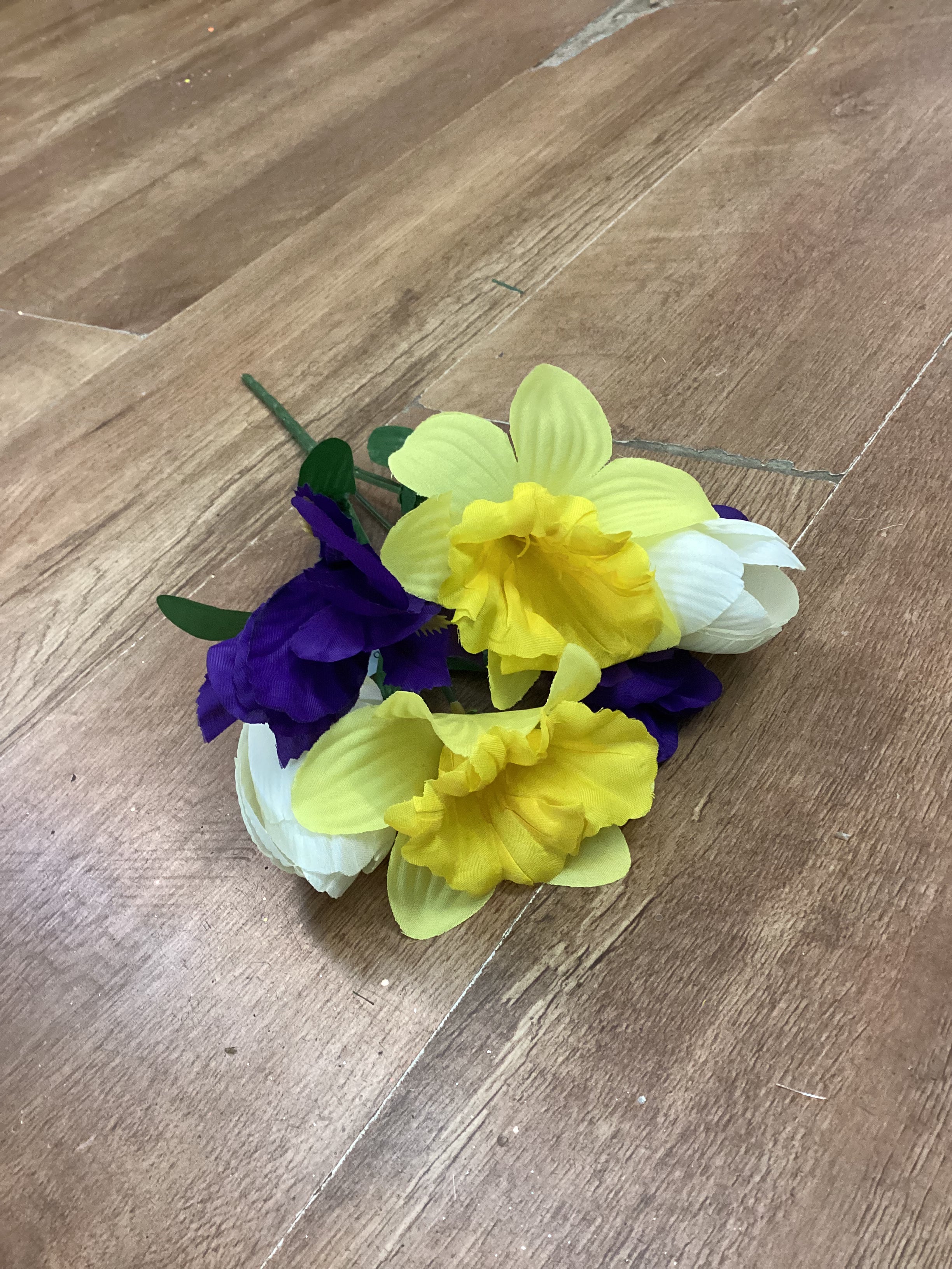 Daffodil/iris/tulip - 3 colours available