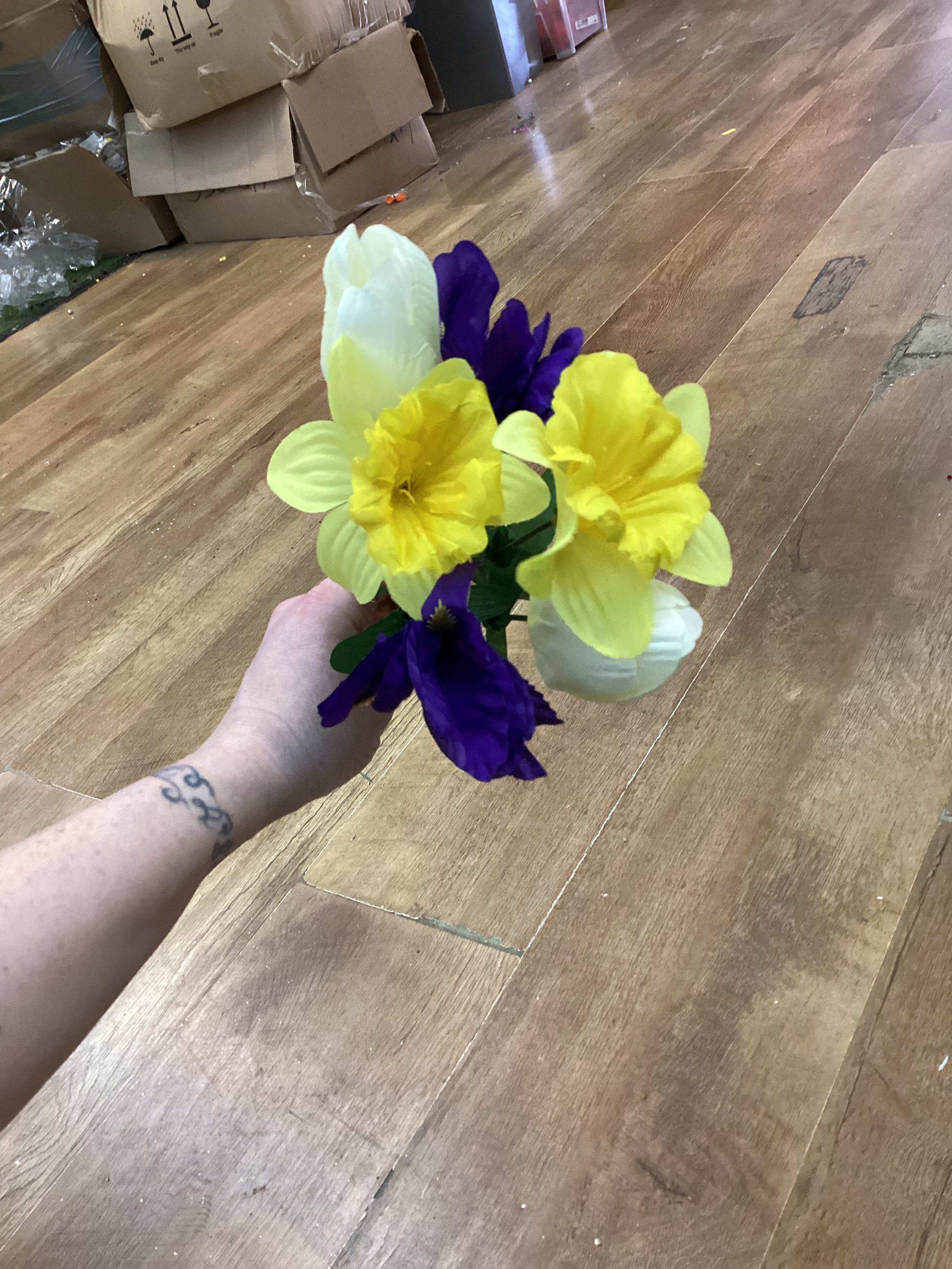 Daffodil/iris/tulip - 3 colours available