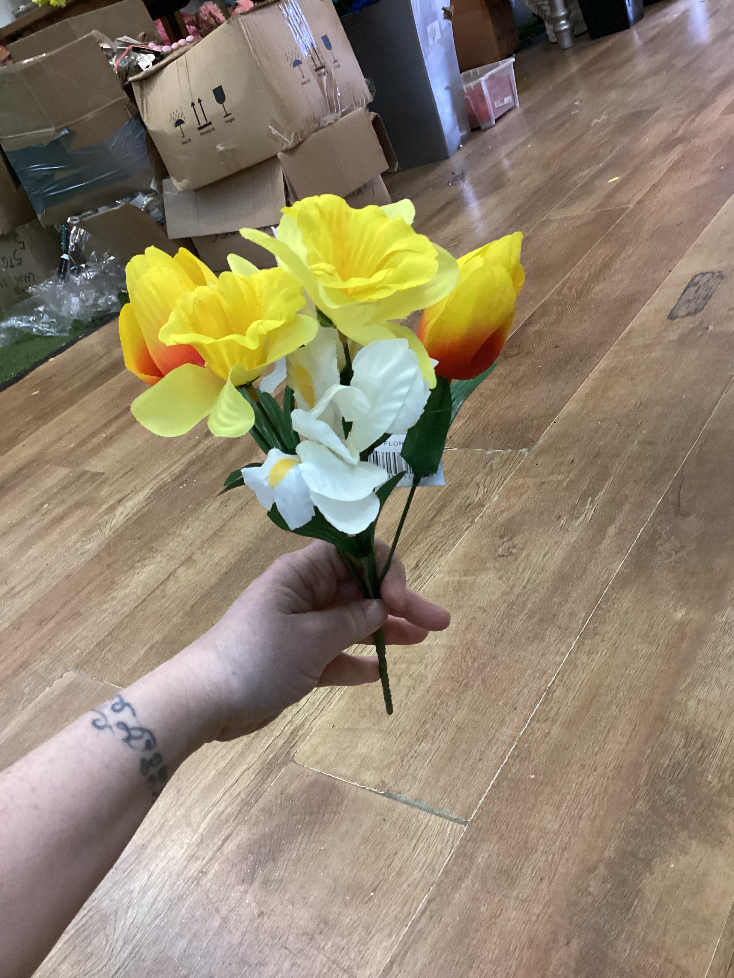 Daffodil/iris/tulip - 3 colours available