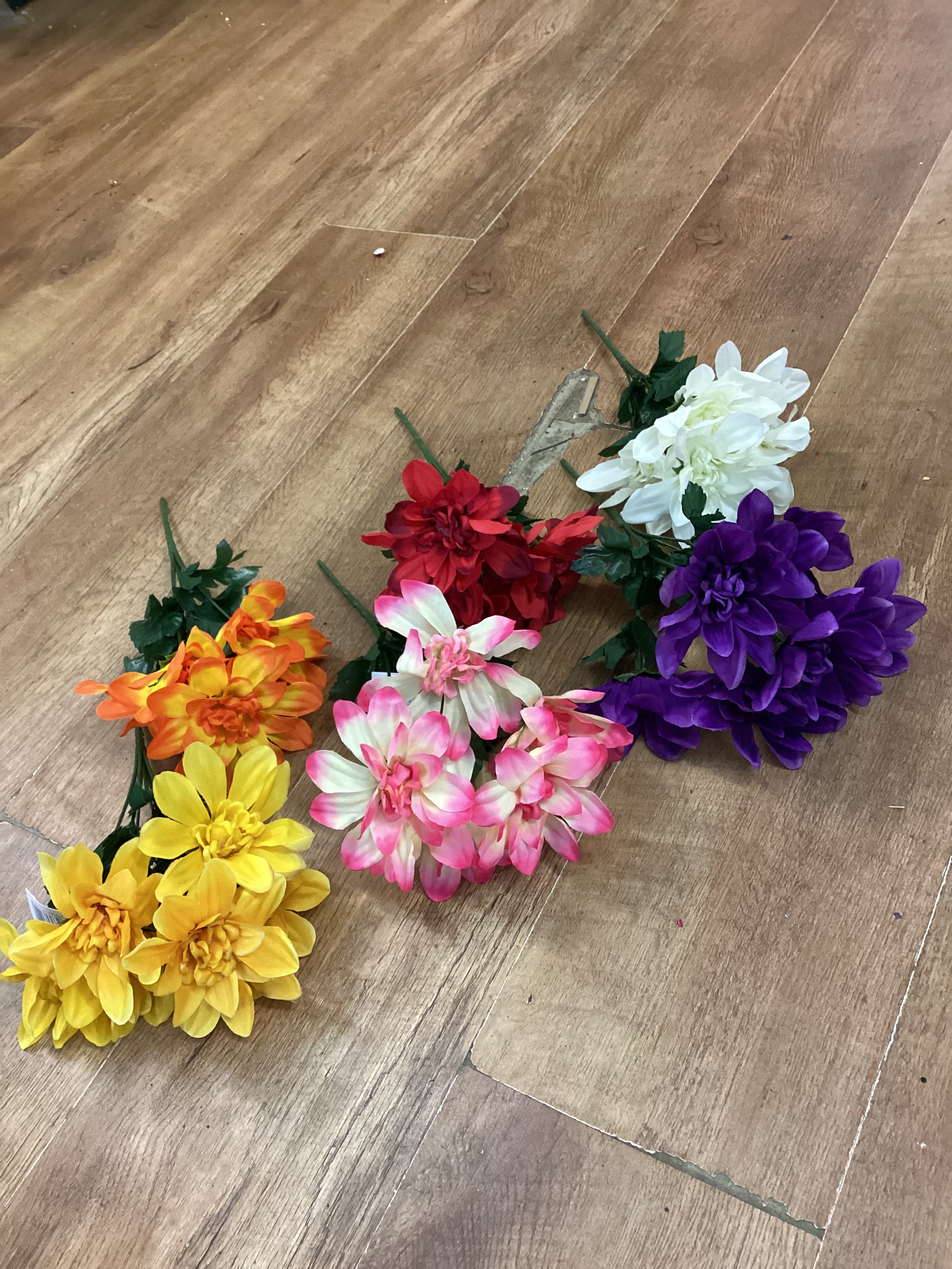 Dahlia bunch - 6 colours available