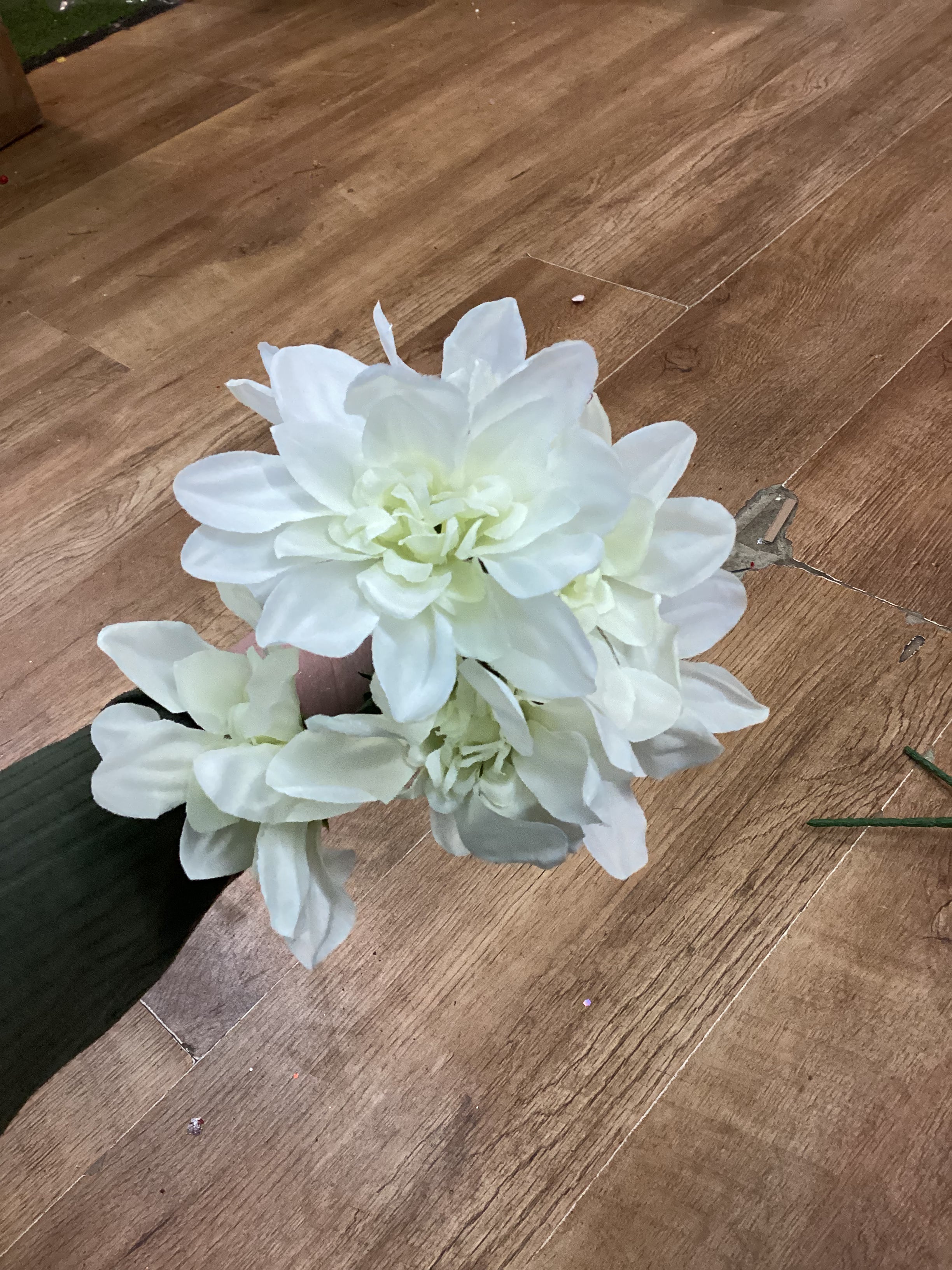 Dahlia bunch - 6 colours available