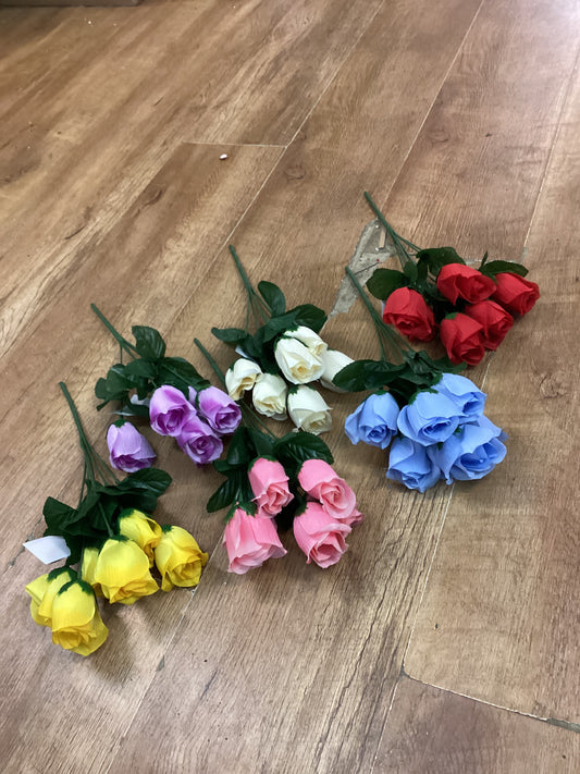 Closed rose bunch - 6 colours available
