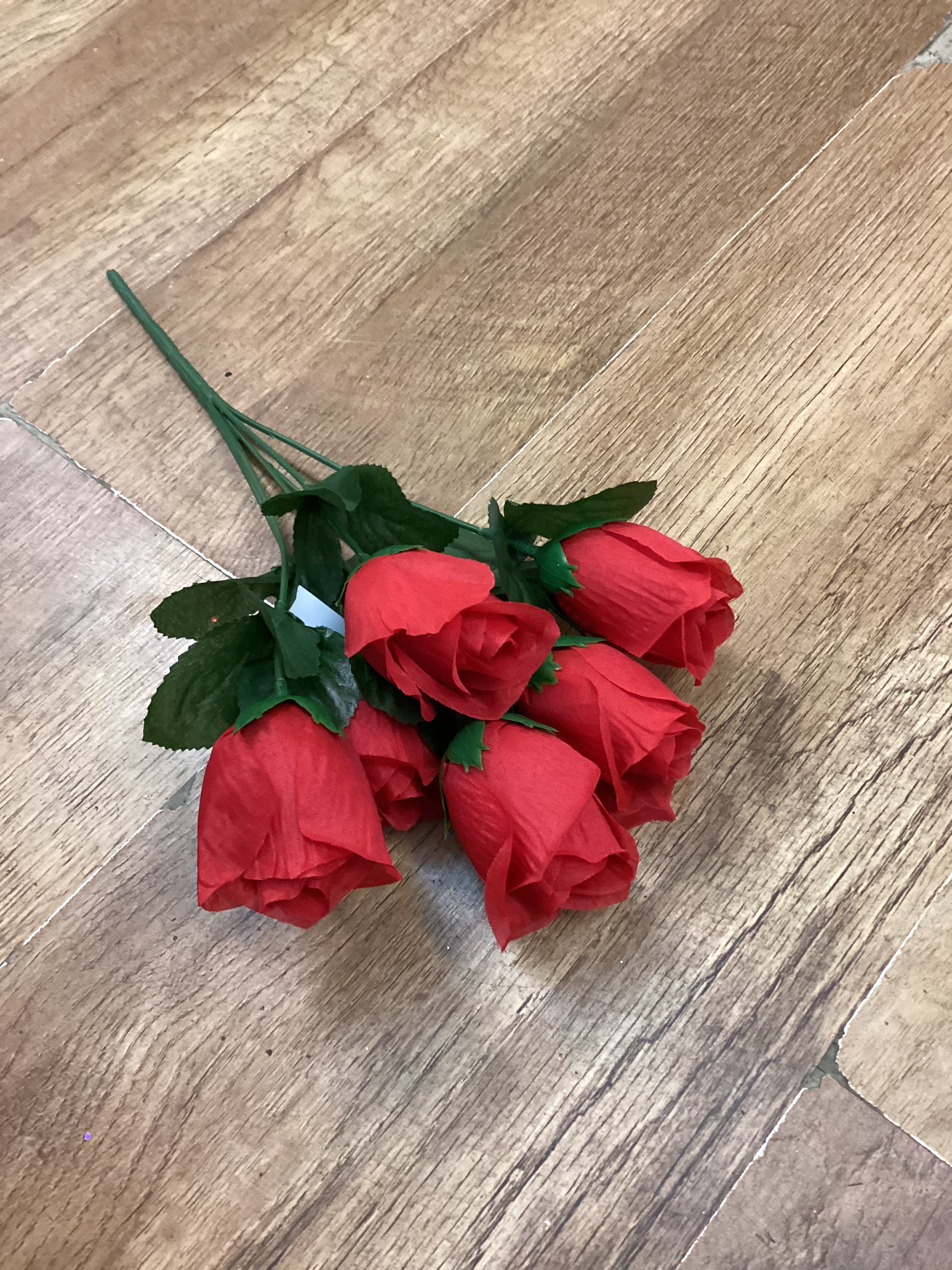 Closed rose bunch - 6 colours available